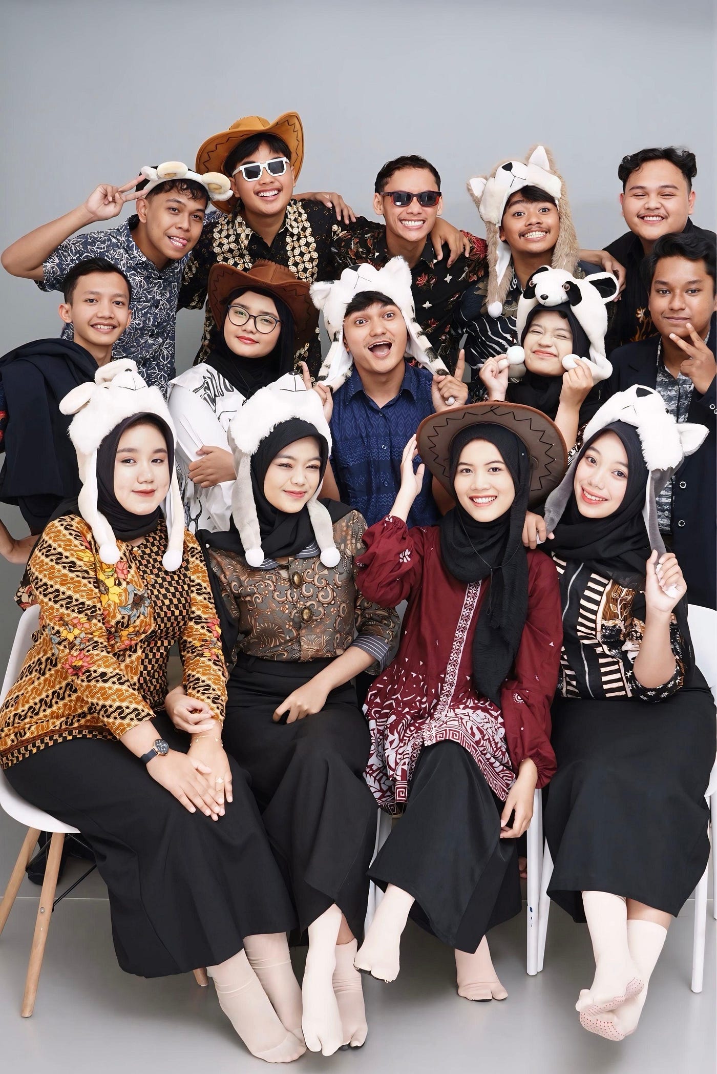 Foto bersama rekan-rekan Asistensi Mengajar sebagai teman seperjuangan selama program berlangsung | Sumber: dokumen pribadi