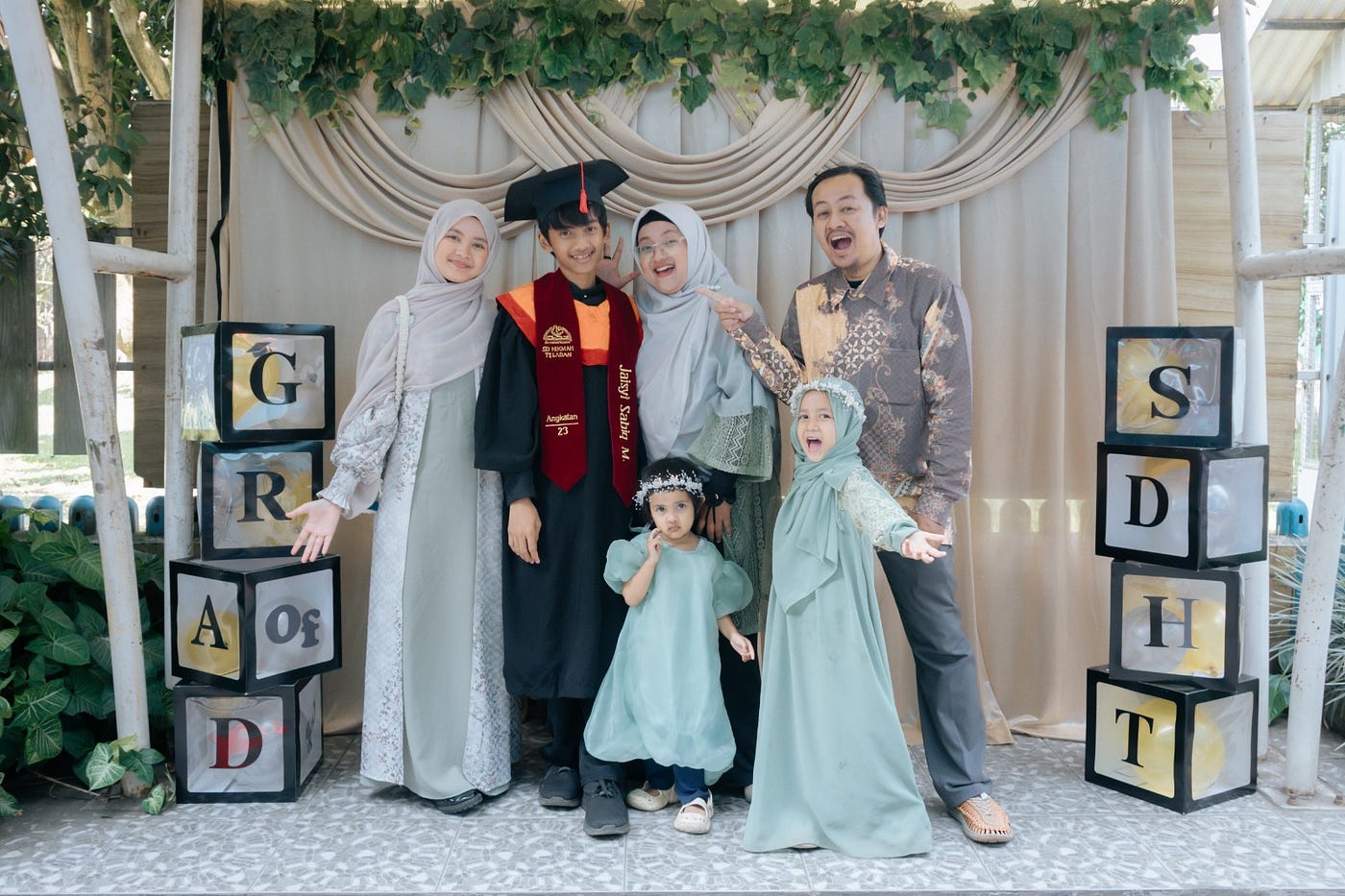 WAHAI, AYAH YANG JIWANYA TENANG