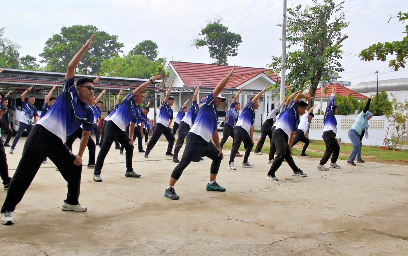 Promoting Healthy Living and Team Spirit, Bengkulu Prison Collaborates with BRI for Group Exercise…
