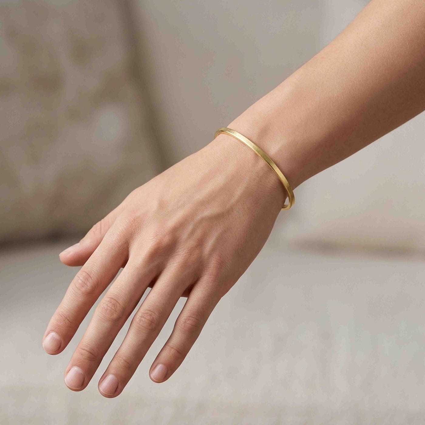 Slim, warm, and easy to style, this bronze cuff is made for daily wear from casual mornings to relaxed evenings out.
