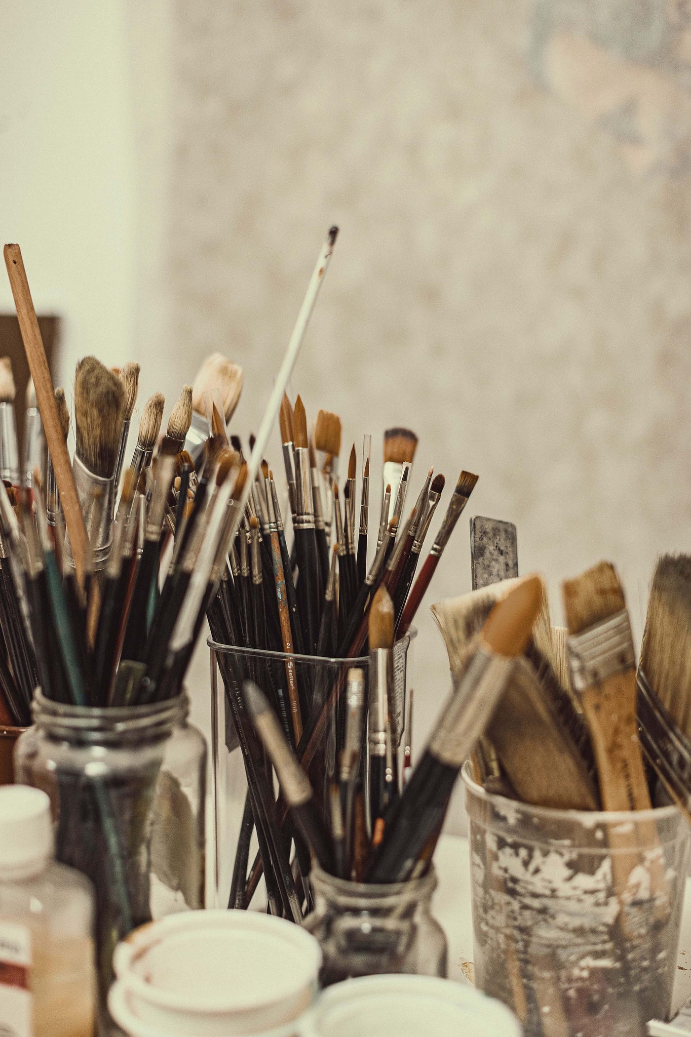 A Guide to Artists' Paint Brushes