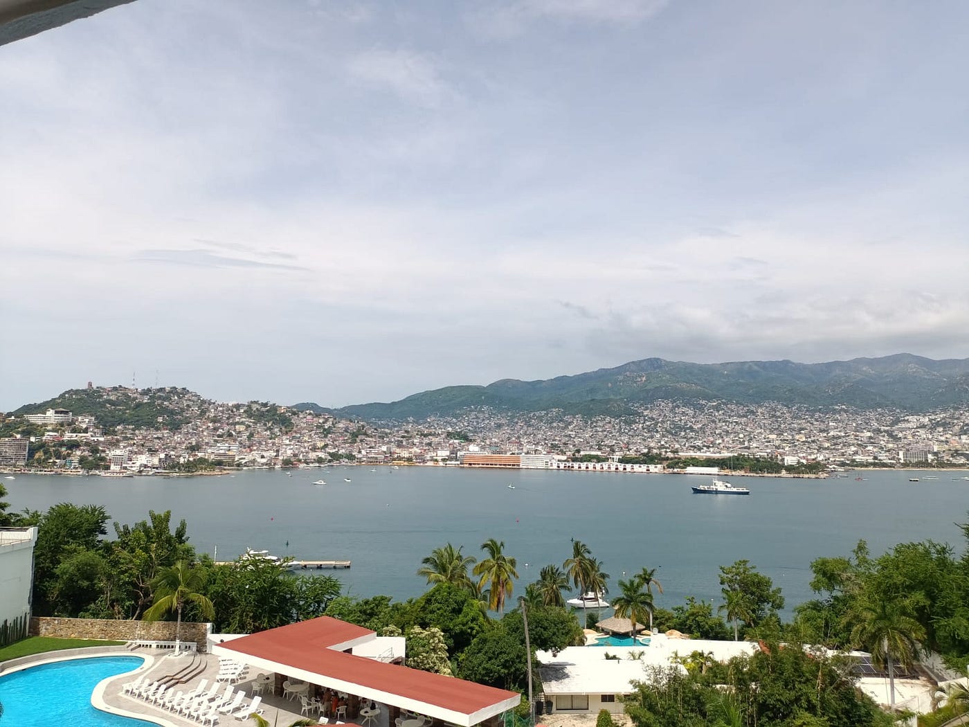 Acapulco, caminar y la espera.