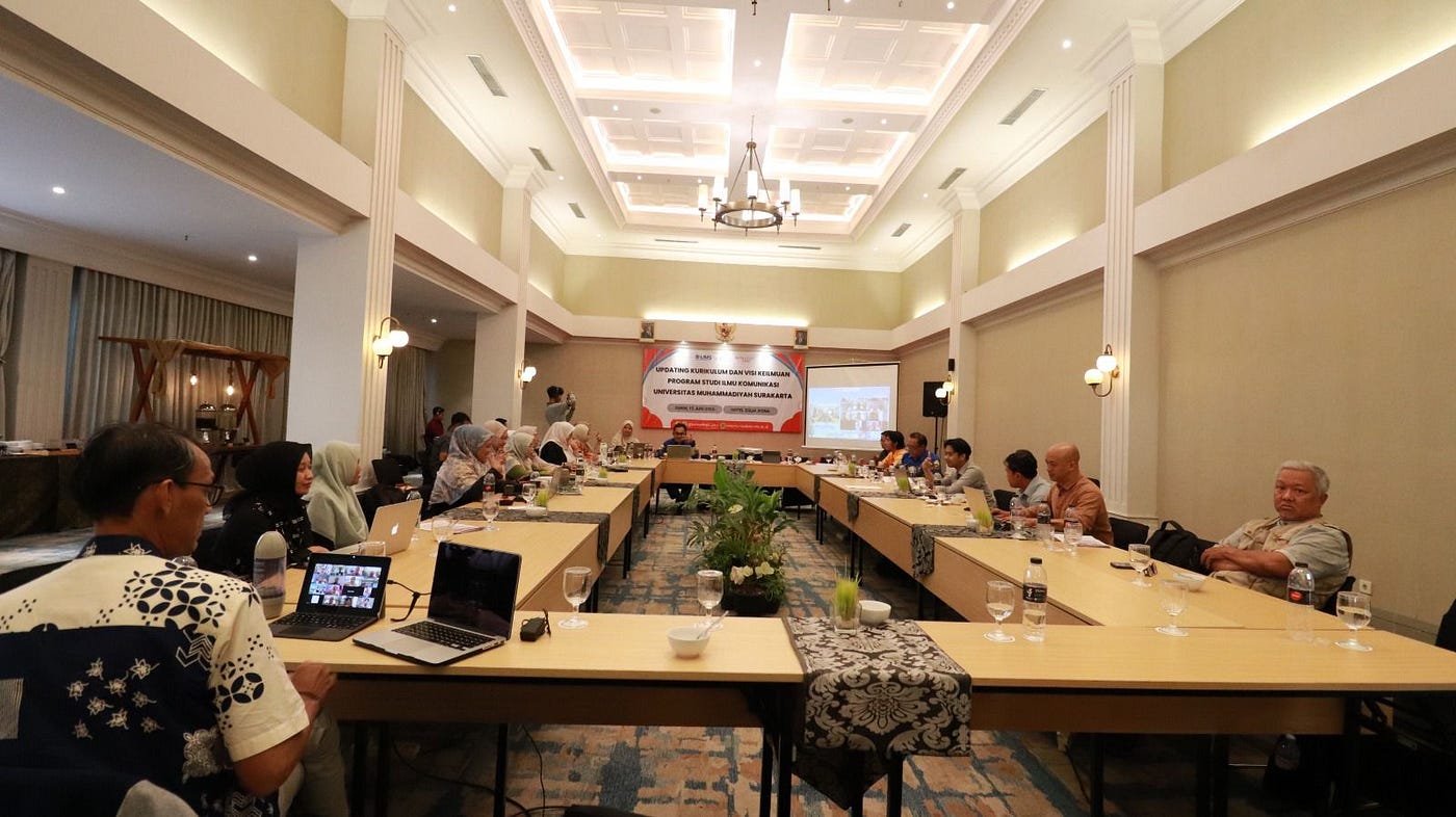 Ilmu Komunikasi UMS Gelar Diskusi Pembaruan Kurikulum dan Visi Keilmuan