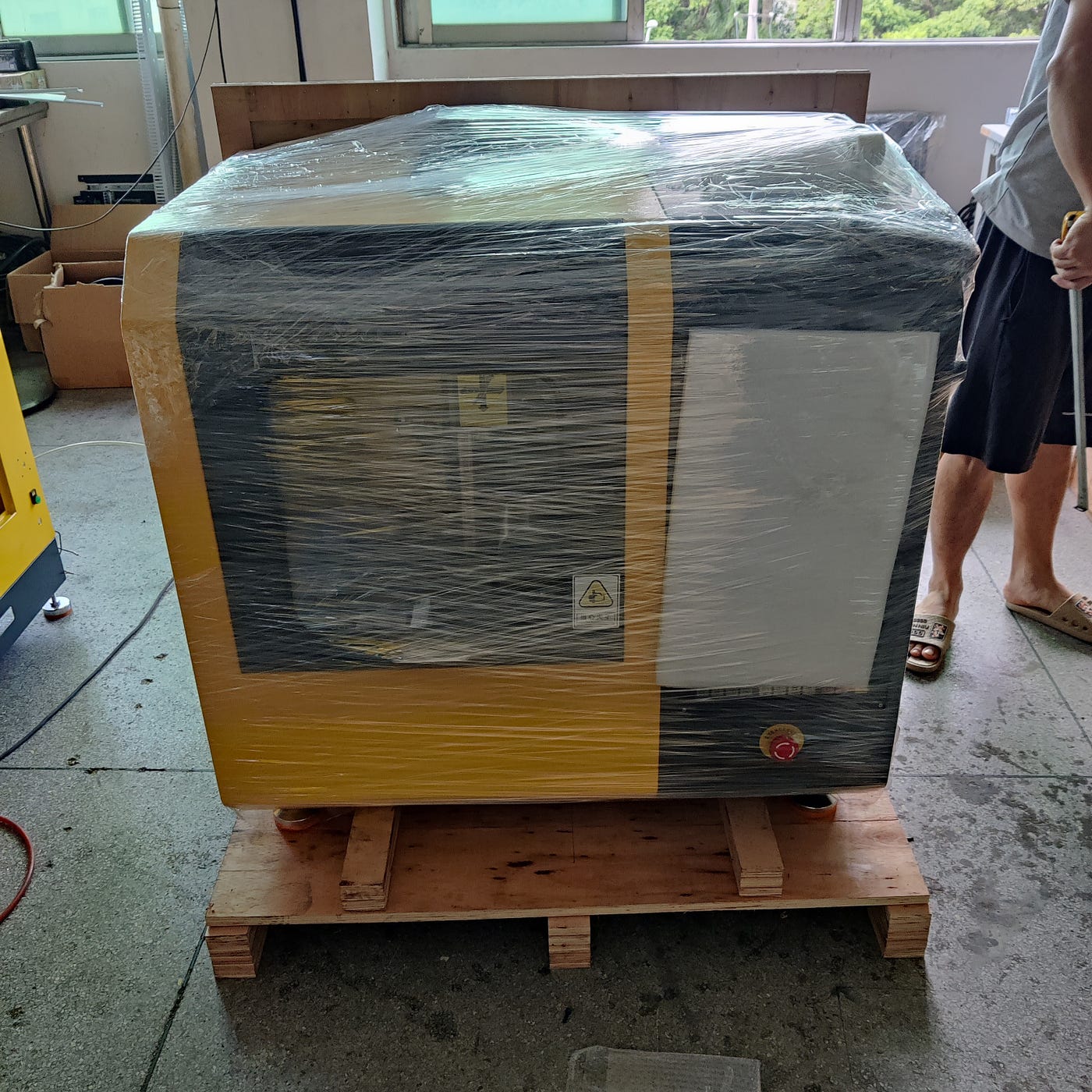 Yornew MX220 5 Axis Benchtop CNC Milling Machine packed and sent to Germany for resell