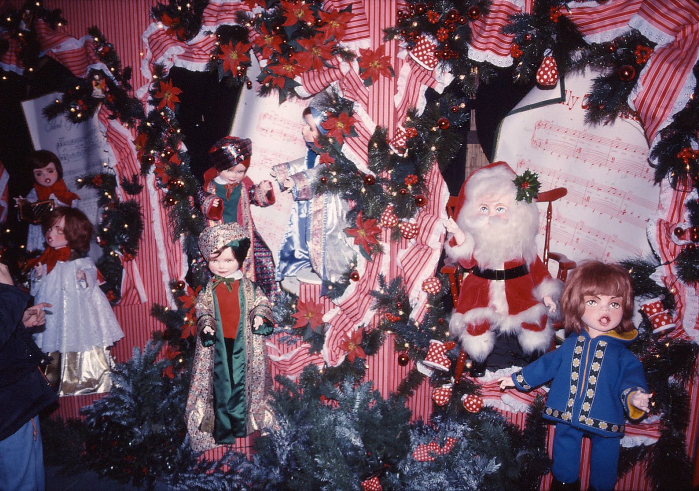 famous statue dressed up for christmas annually Erected in 1996, the giant Santa Claus greets people as they arrive in Watson. The statue stands at 7.6 metres in height, next to a sign that advertises Watson as the home