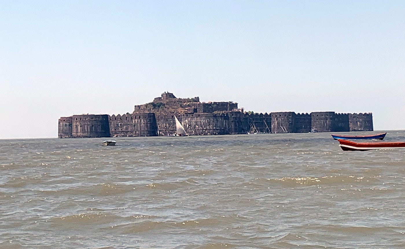 A Sea Fortress in Ruins : Murud-Janjira | by Bhaskar Rao | Stories ...