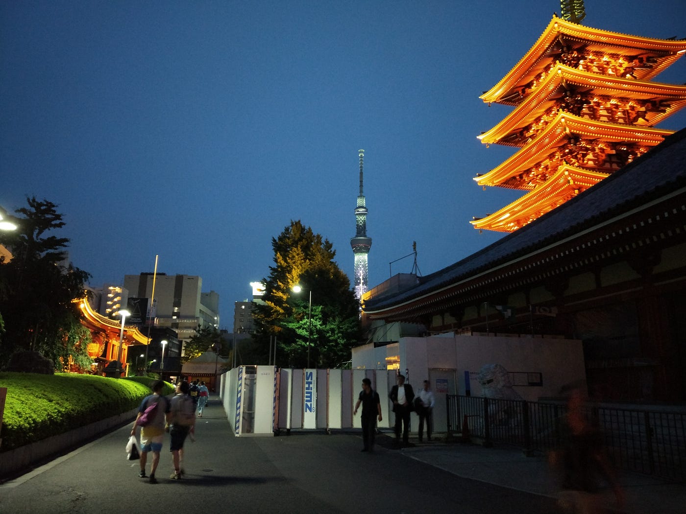 Sensou-ji in Asakusa with Skytree in the back