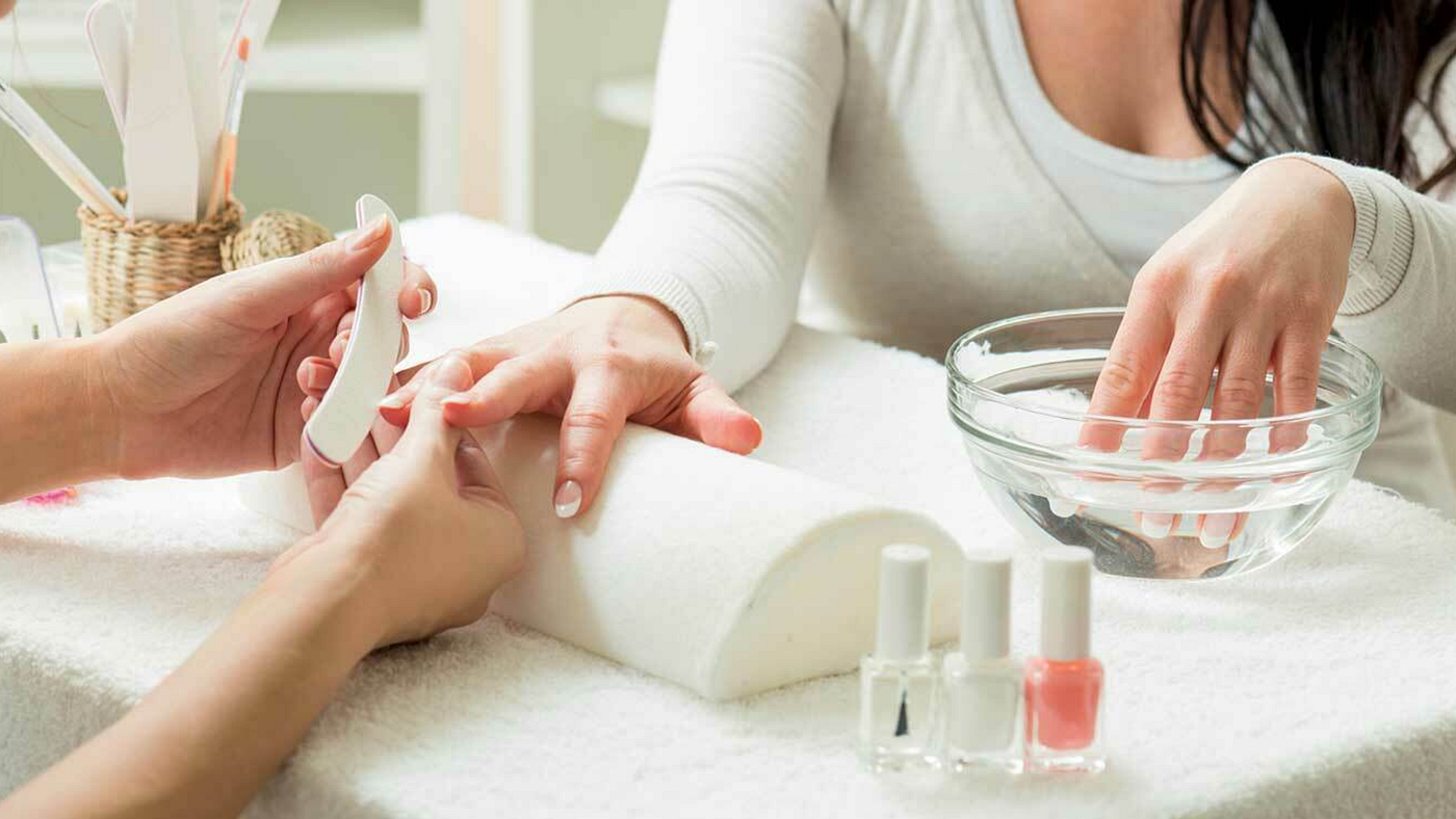 What is a Manicure? A Comprehensive Guide