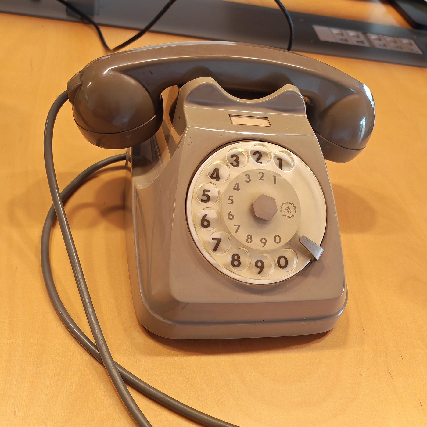From a flea market Siemens S62 to an AI phone
