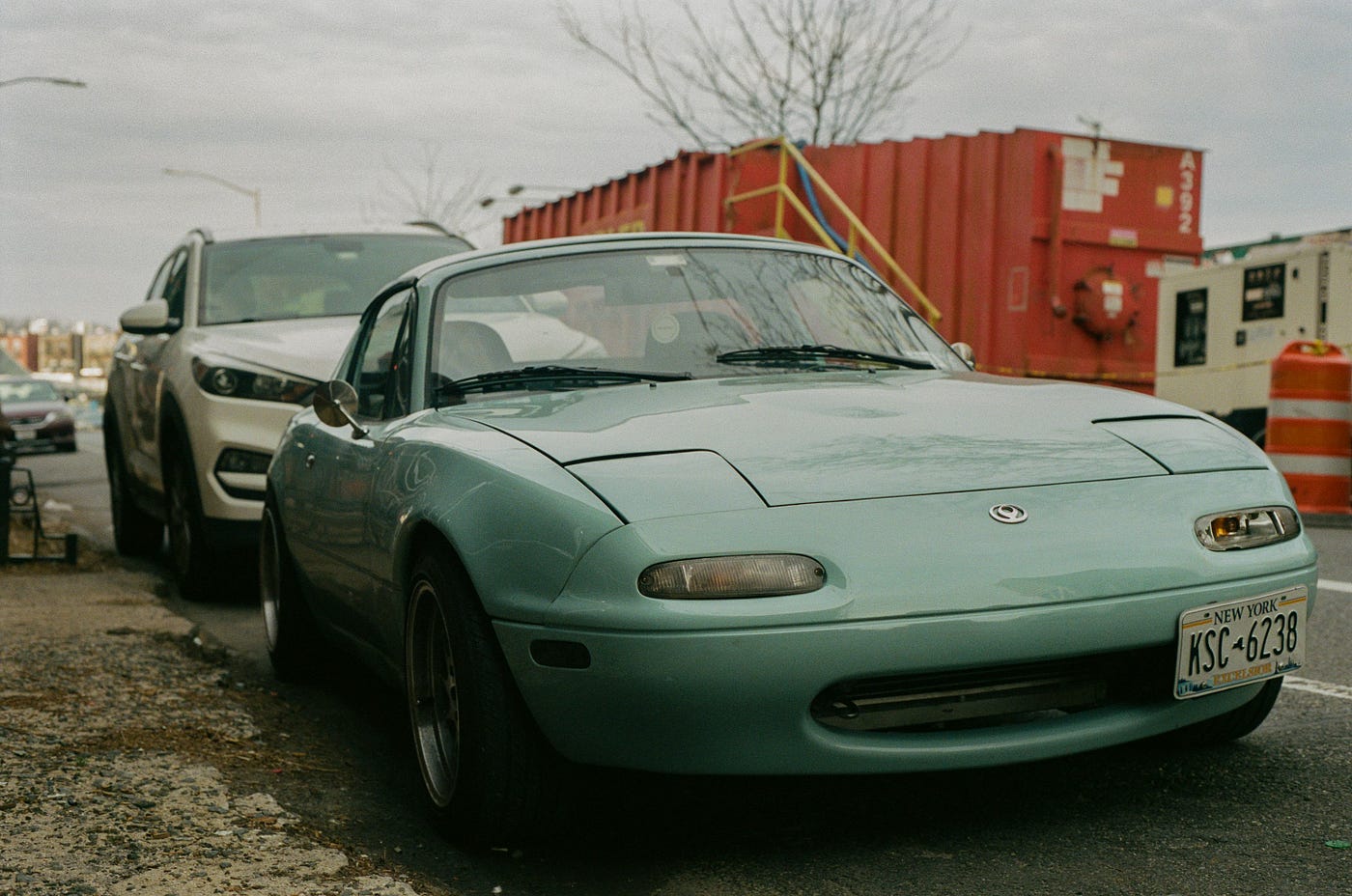 Mazda MX-5 (Miata): Lead don’t follow