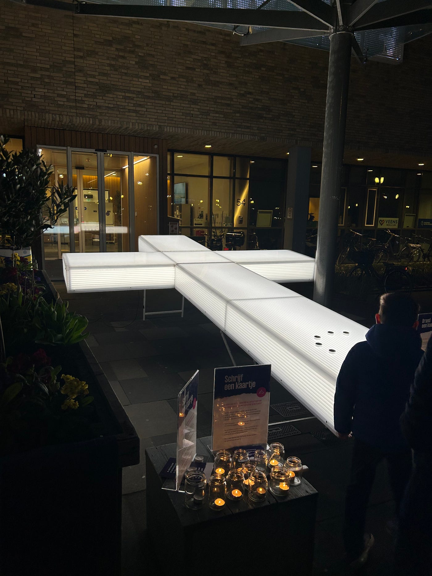 Replica Passionkruis in Veenendaal-Oost: een avond van ontmoeting