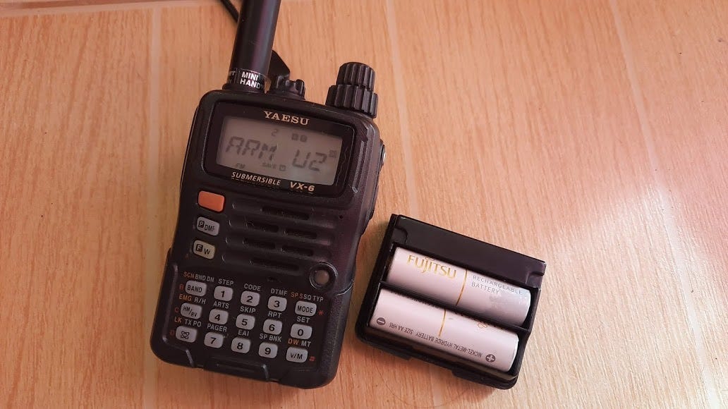 Yaesu VX-6R Review. A sturdy and reliable subcompact analog