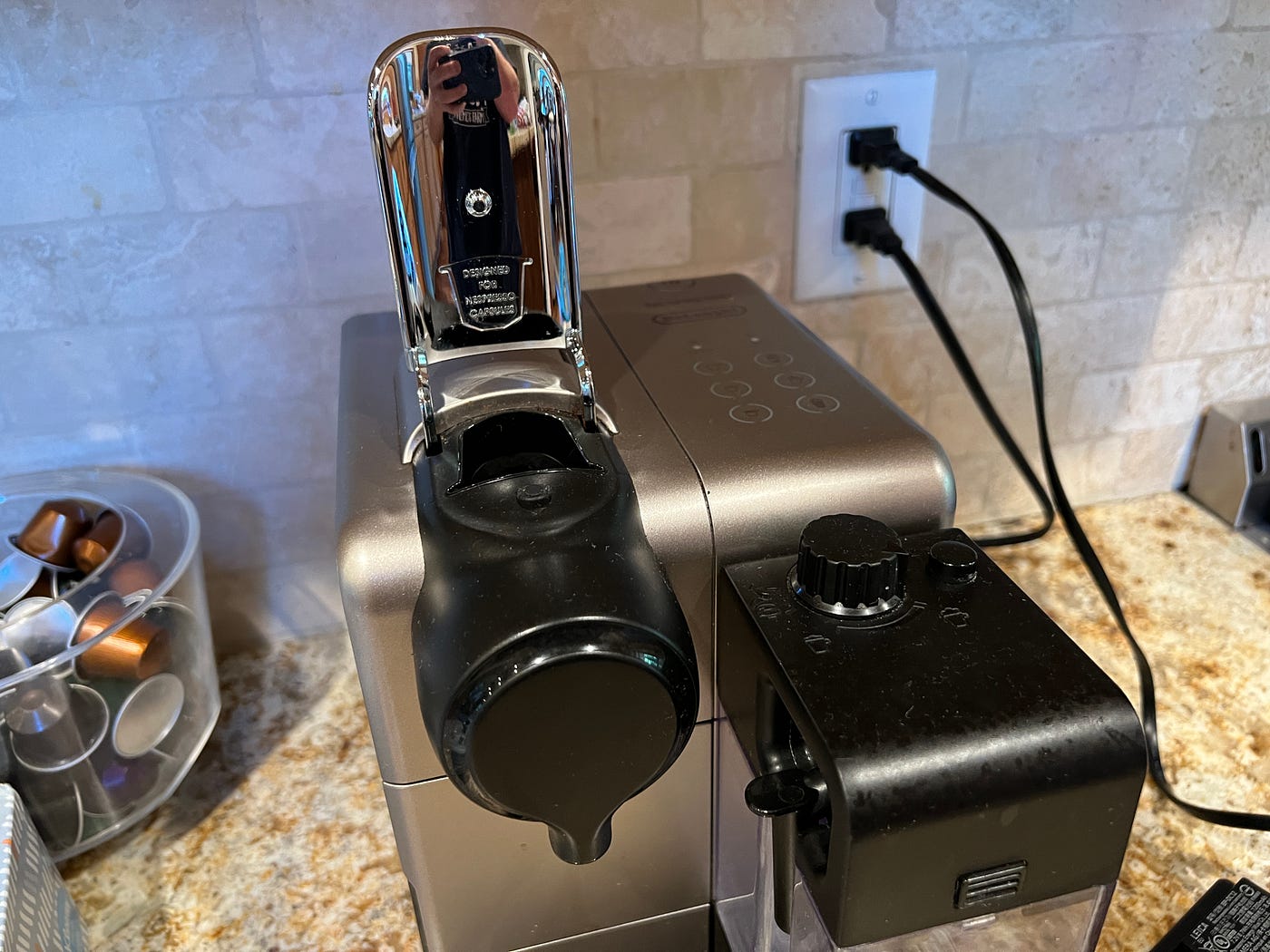 Brobrygge mytologi byrde Delonghi Lattissima Nespresso Maker Review and Real-World Test | by Thomas  Smith | DIY Life Tech