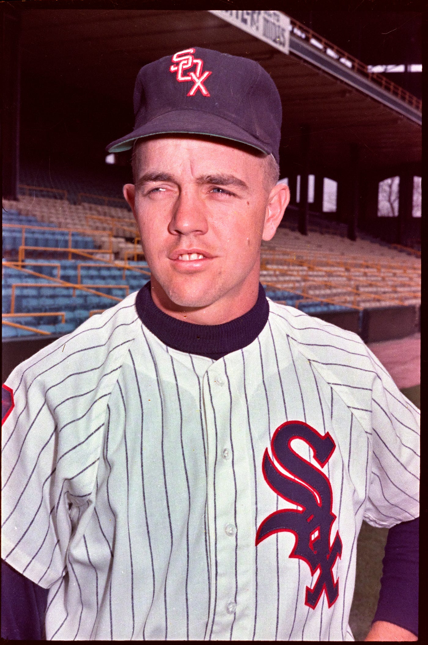 Former Chicago White Sox Luis Aparicio looks toward the crowd