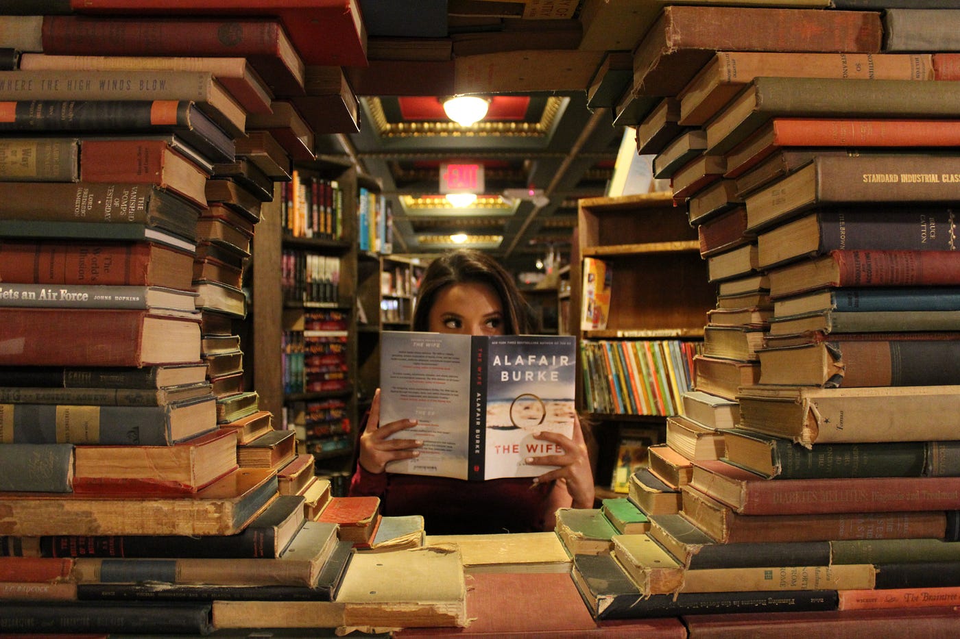 WHY I DON’T LIKE READING BOOK BLURBS + NOVEL RECOMMENDATIONS