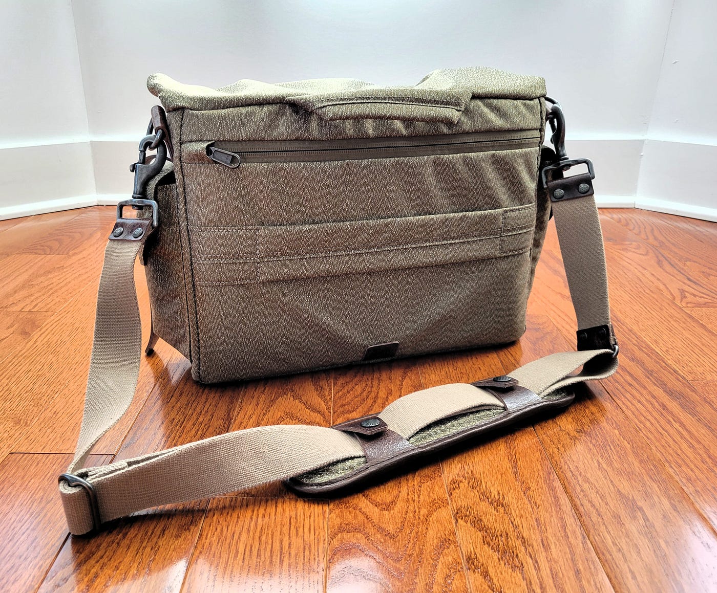 How to Adjust Messenger Bag Strap: Easy Steps for Perfect Fit