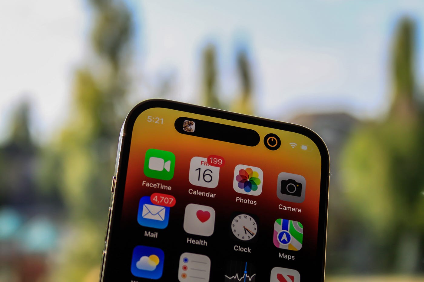 SwiftUI in iOS 16. This post gives an overview of some of… | by Raynelle  Alphonso | Kin + Carta Created | Medium