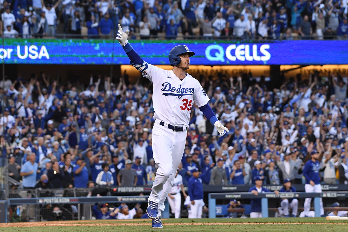 Cody Bellinger is now a dad of 2 daughters! Congrats on your new