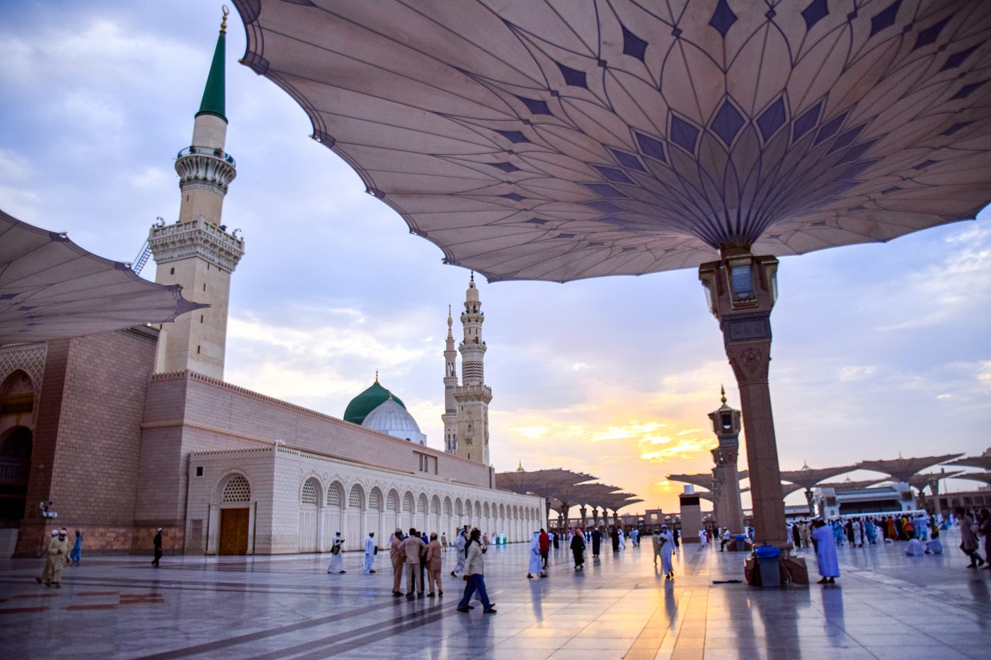 Musafir Belum Maghrib Tapi Imam Shalat Isya’, Apa Yang Dilakukan?