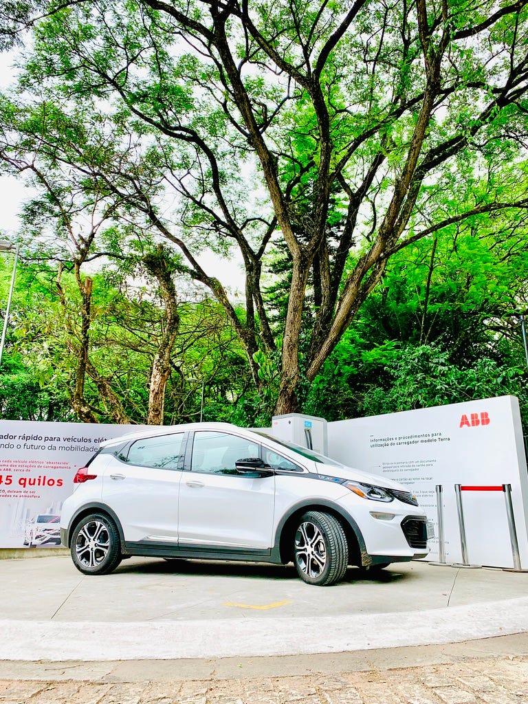 Renault Zoe: primeiro carro elétrico do Brasil sai de linha sem deixar  saudades