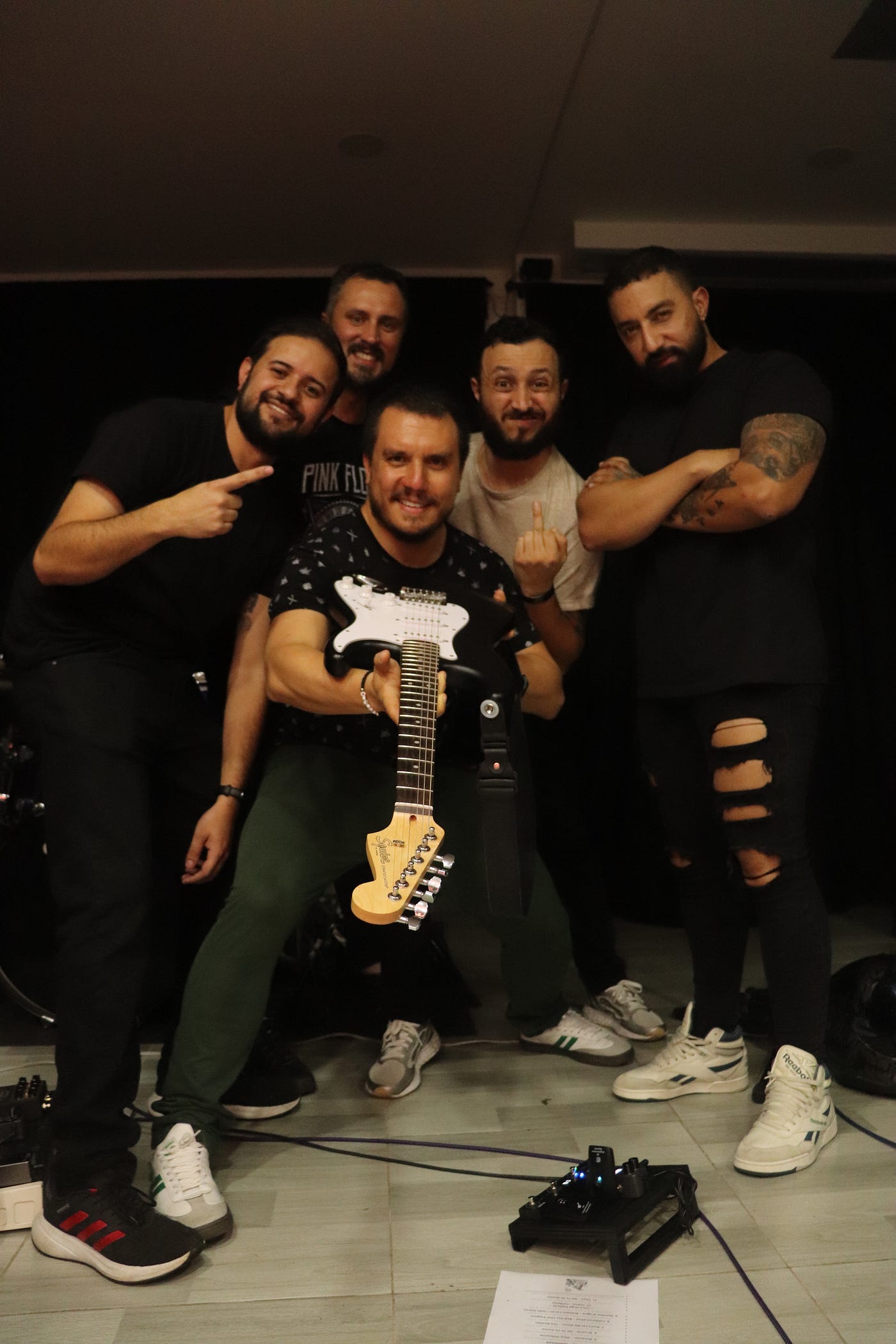 ¿A qué edad se supone que uno debe dejar de soñar con tener una banda? 🎸