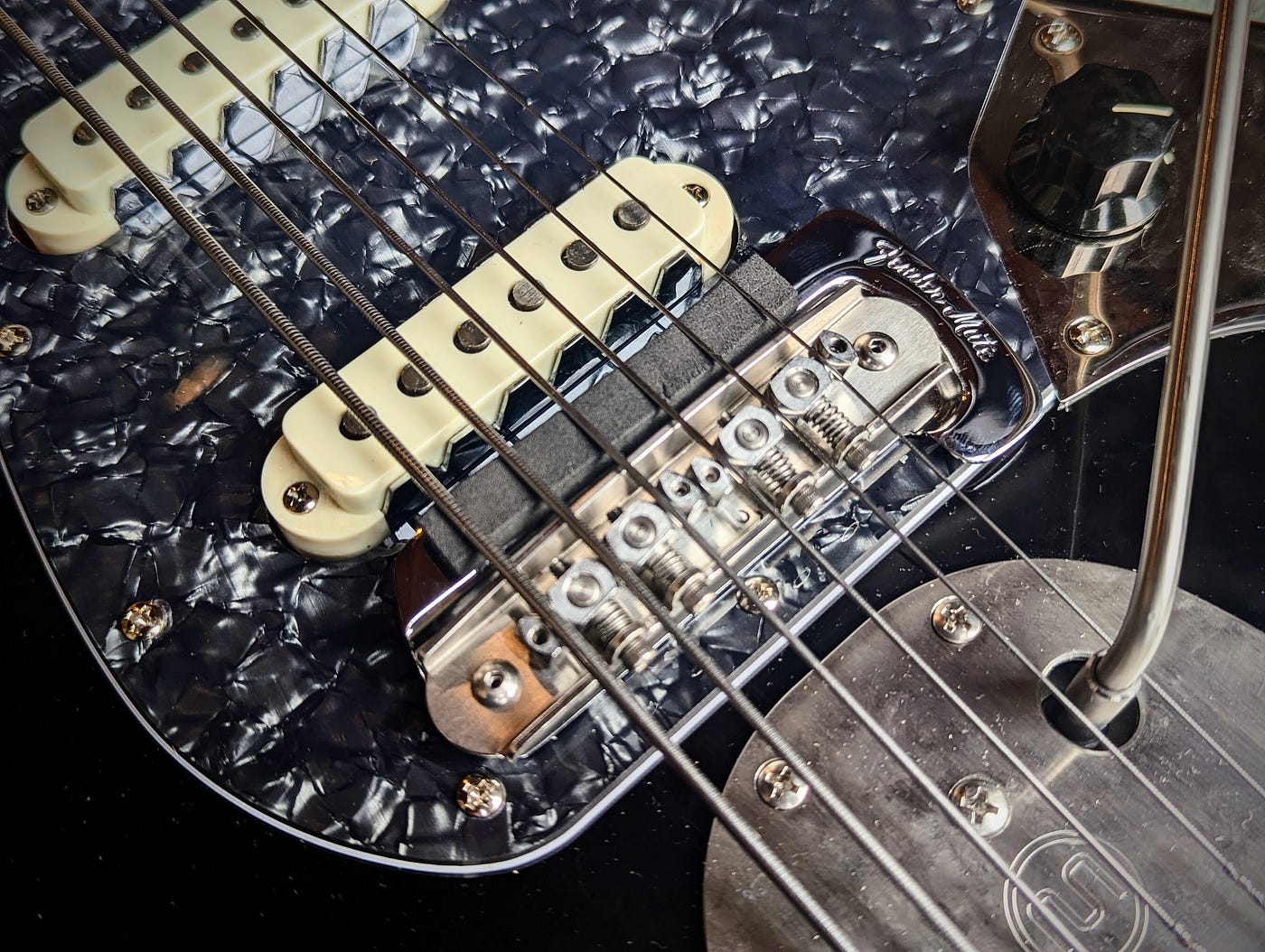 Ultimate DIY upgrade guide for your Squier Classic Vibe Bass VI