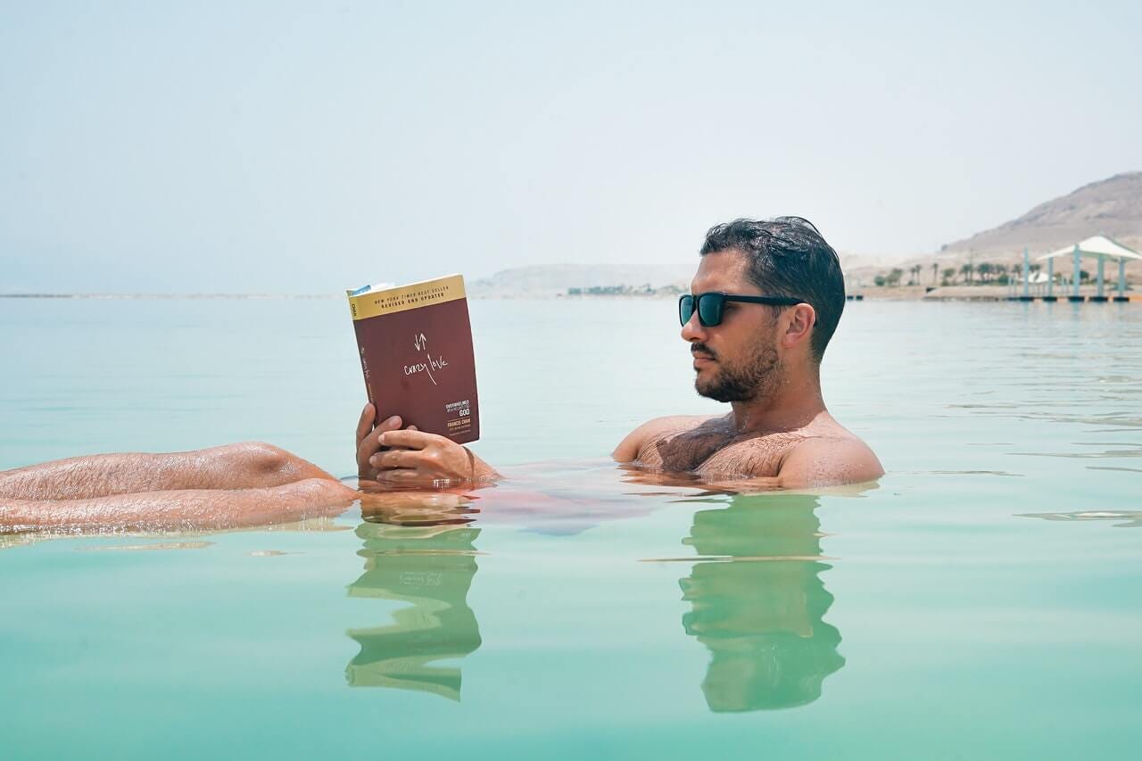 5 Proven Reading Habits From the World's Most Successful People | by Rui  Alves | Publishous | Medium