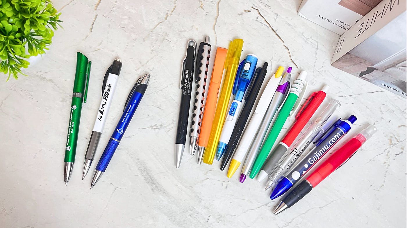 Distributor Pulpen Plastik Custom: Solusi Praktis Promosi Branding yang Efektif