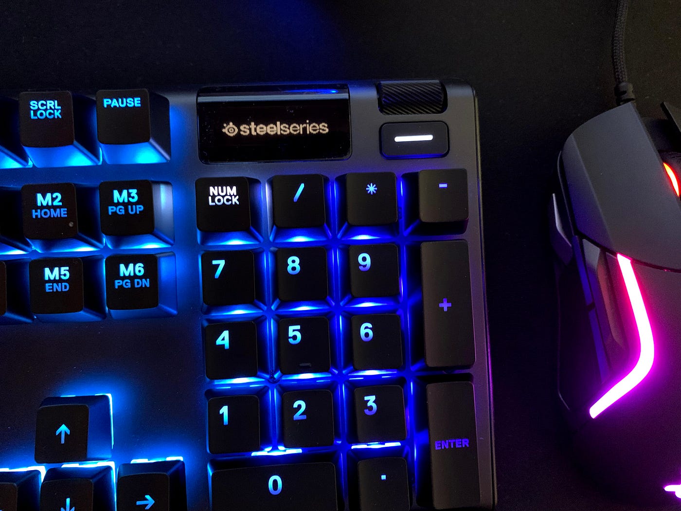 SteelSeries Apex 5: Truly A Work Of Art 