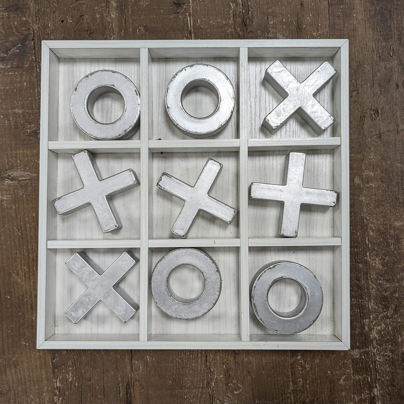 Tic-tac-toe, the other way around!