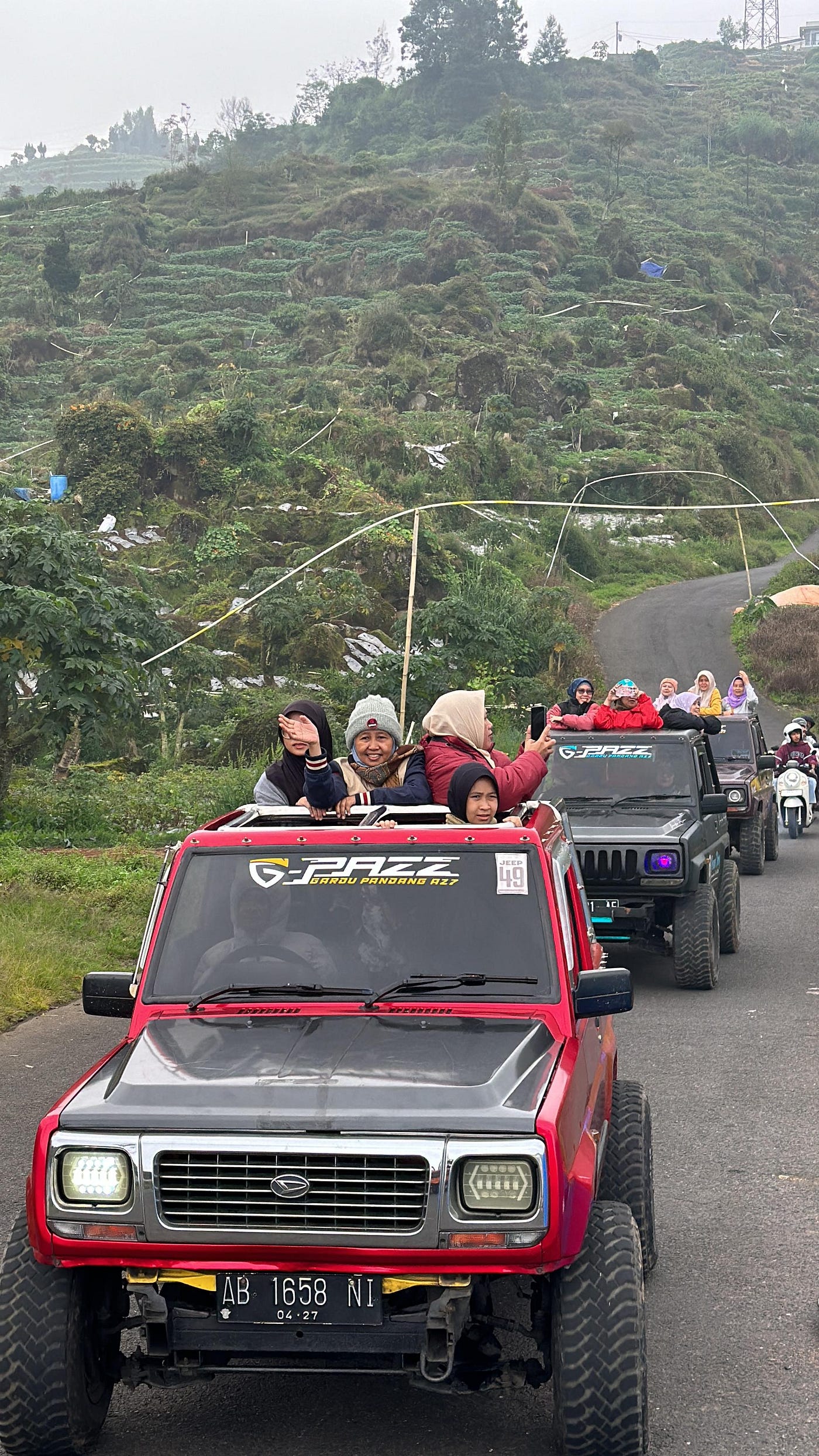 Paket Jeep Dieng — Lintasi Kabut, Taklukkan Dataran Tinggi