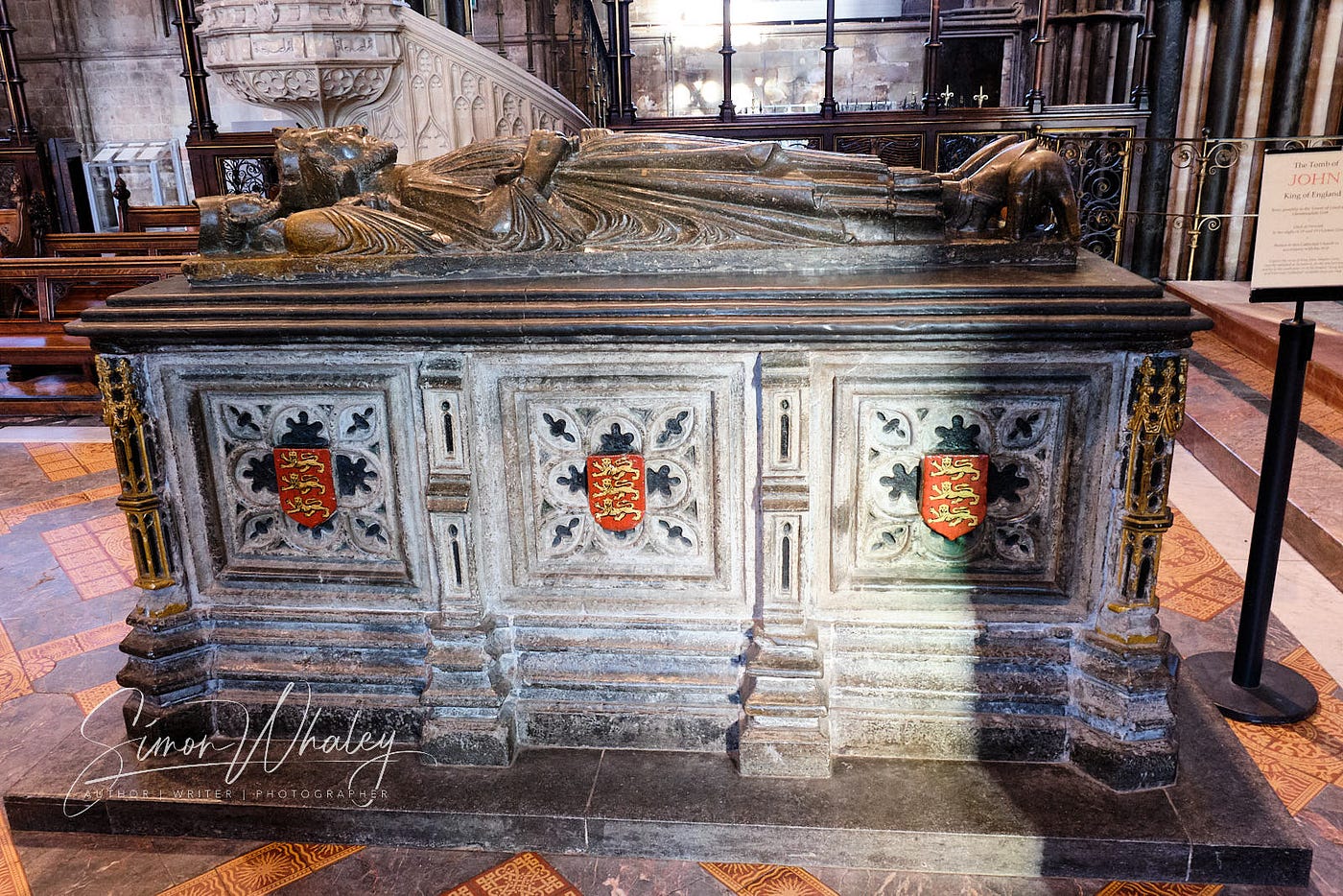 King John’s tomb in Worcester Cathedral © Simon Whaley
