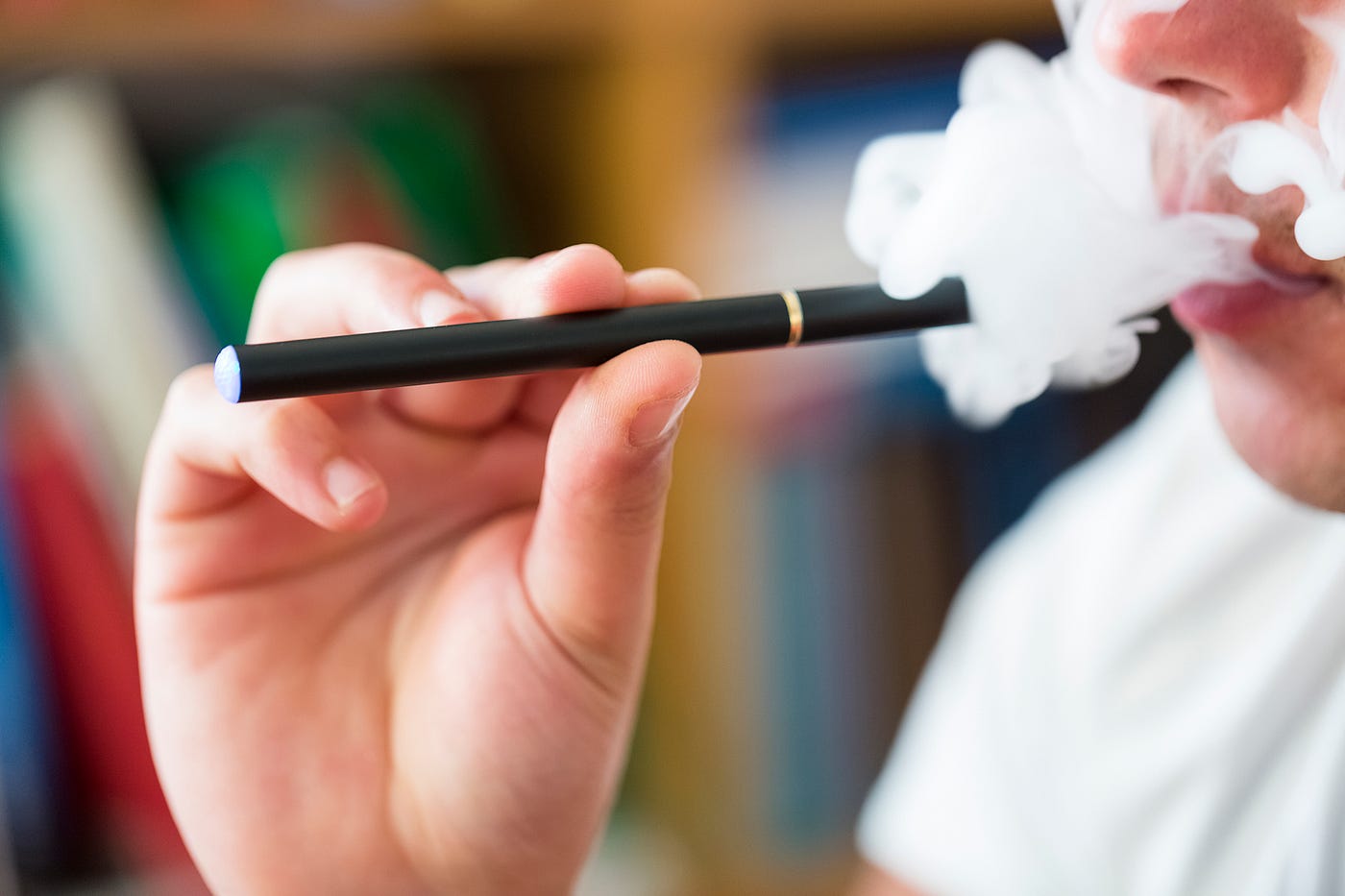 Are e-cigarettes a safer bet than tobacco cigarettes? | by Canadian Science  Publishing | FACETS | Medium