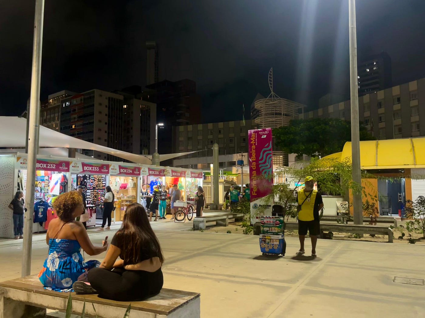 A feirinha conta com mais de 700 boxes distribuídos em cerca de 8 mil metros quadrados de área / Crédito: Clarice Queiroga