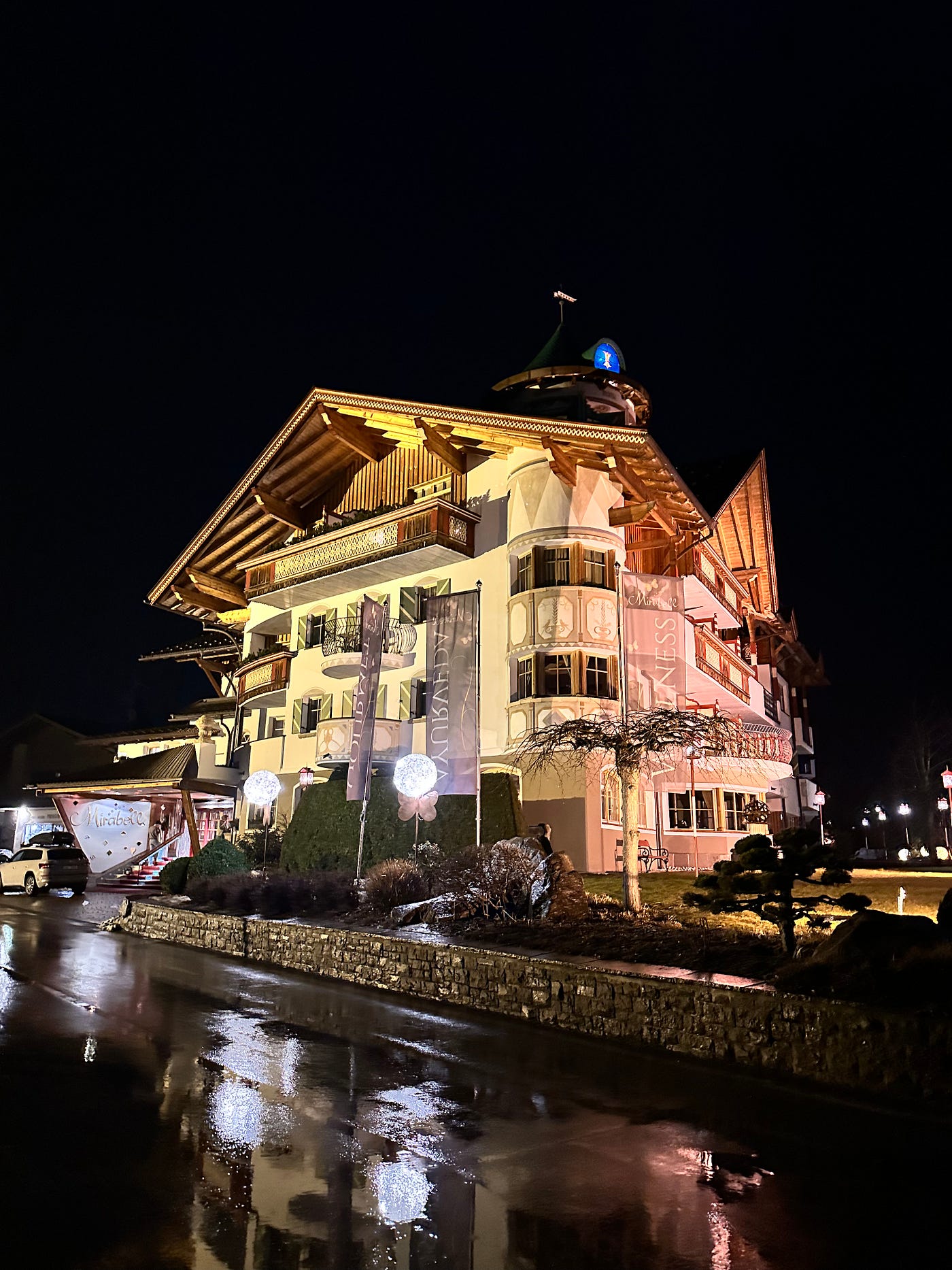 Nighttime at the Hotel Mirabelle