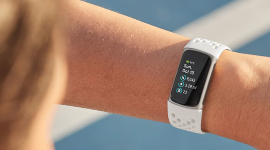 How to Turn Fitbit On: Quick Steps to Power Up Your Device