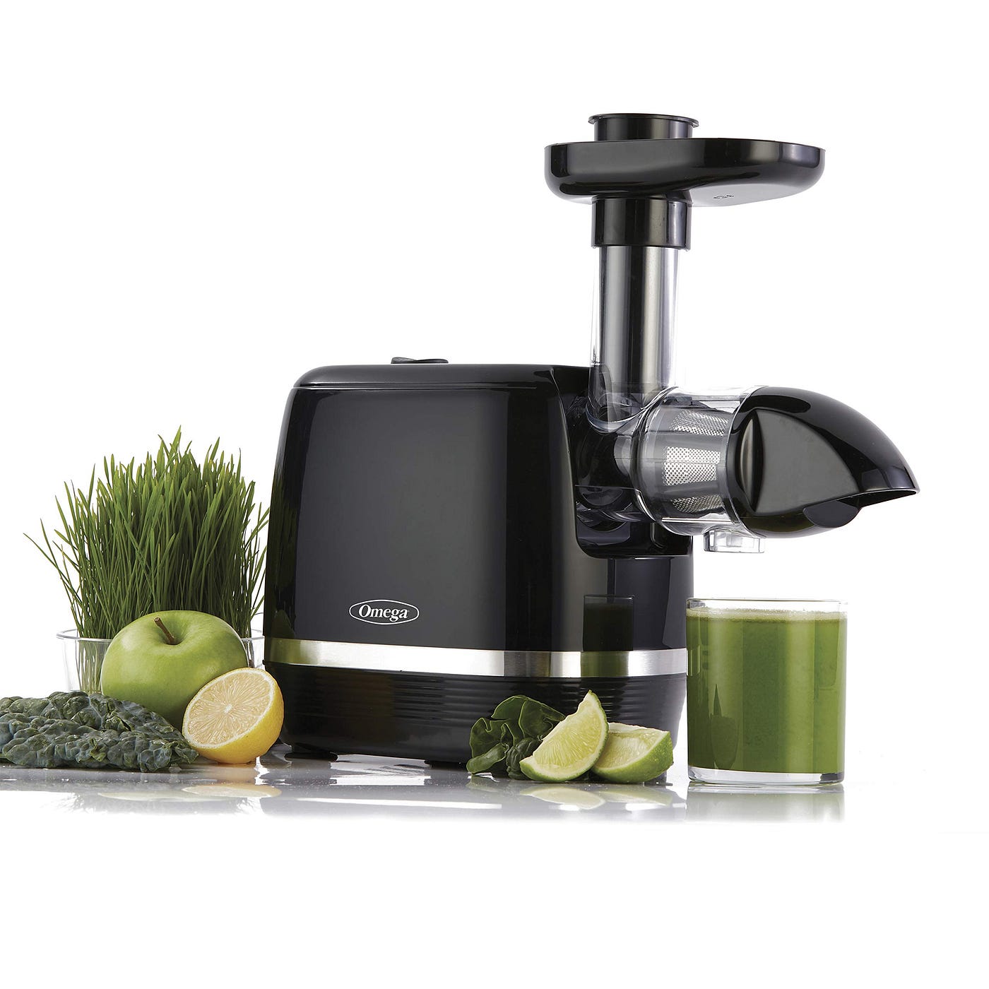 Unveiling the Juicing Duel: Masticating v Centrifugal Juicers for Ultimate  Health Benefits | by Rachel Mehaffey | Medium