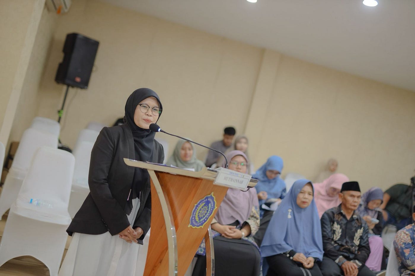 Mutmainnah saat memaparkan disertasinya