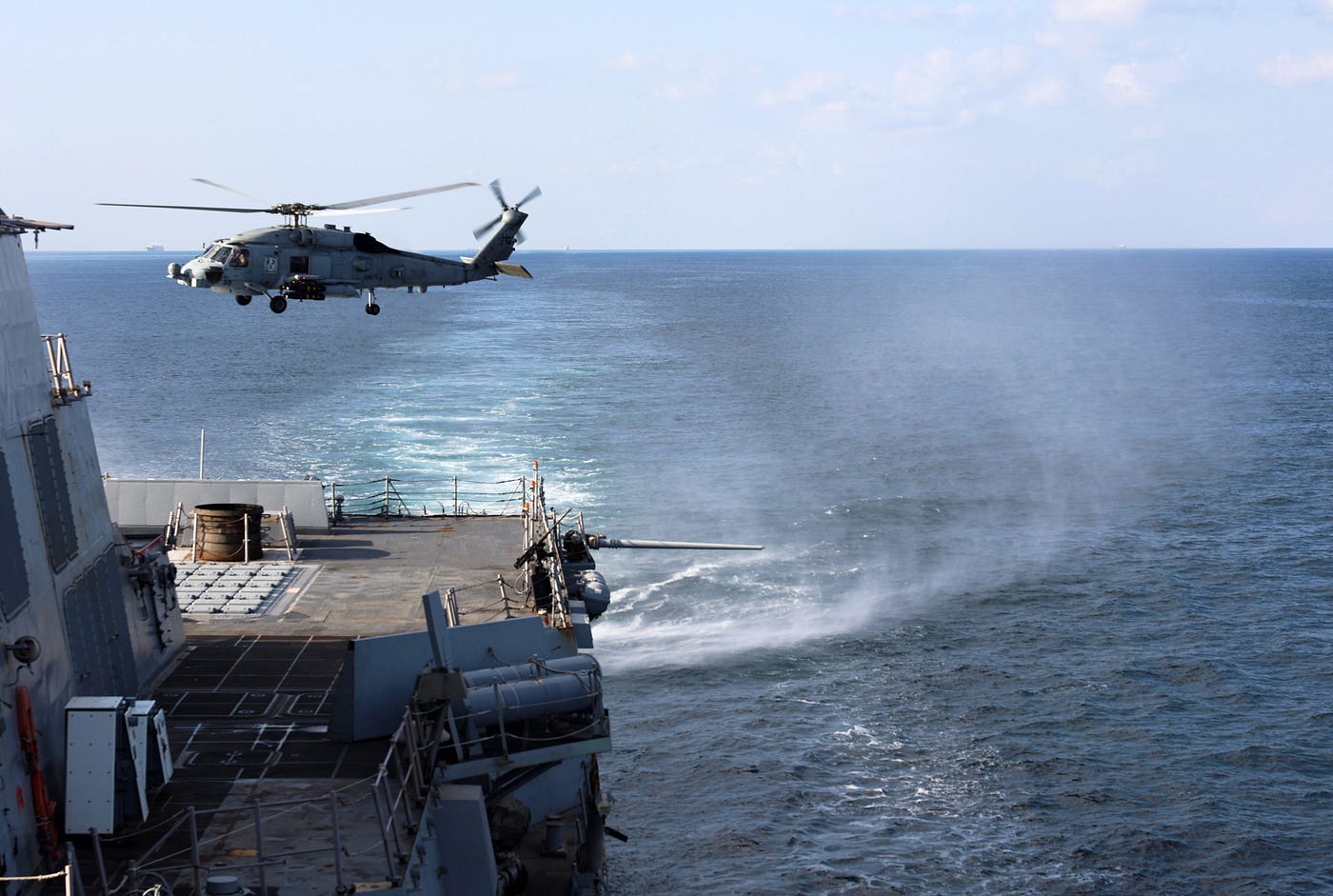 An MH-60R Sea Hawk departs from the flight deck of the Arleigh Burke-class guided-missile destroyer USS Roosevelt in the Strait of Hormuz, December 15, 2025. Photo by MC1 Indra Beaufort/U.S. Navy