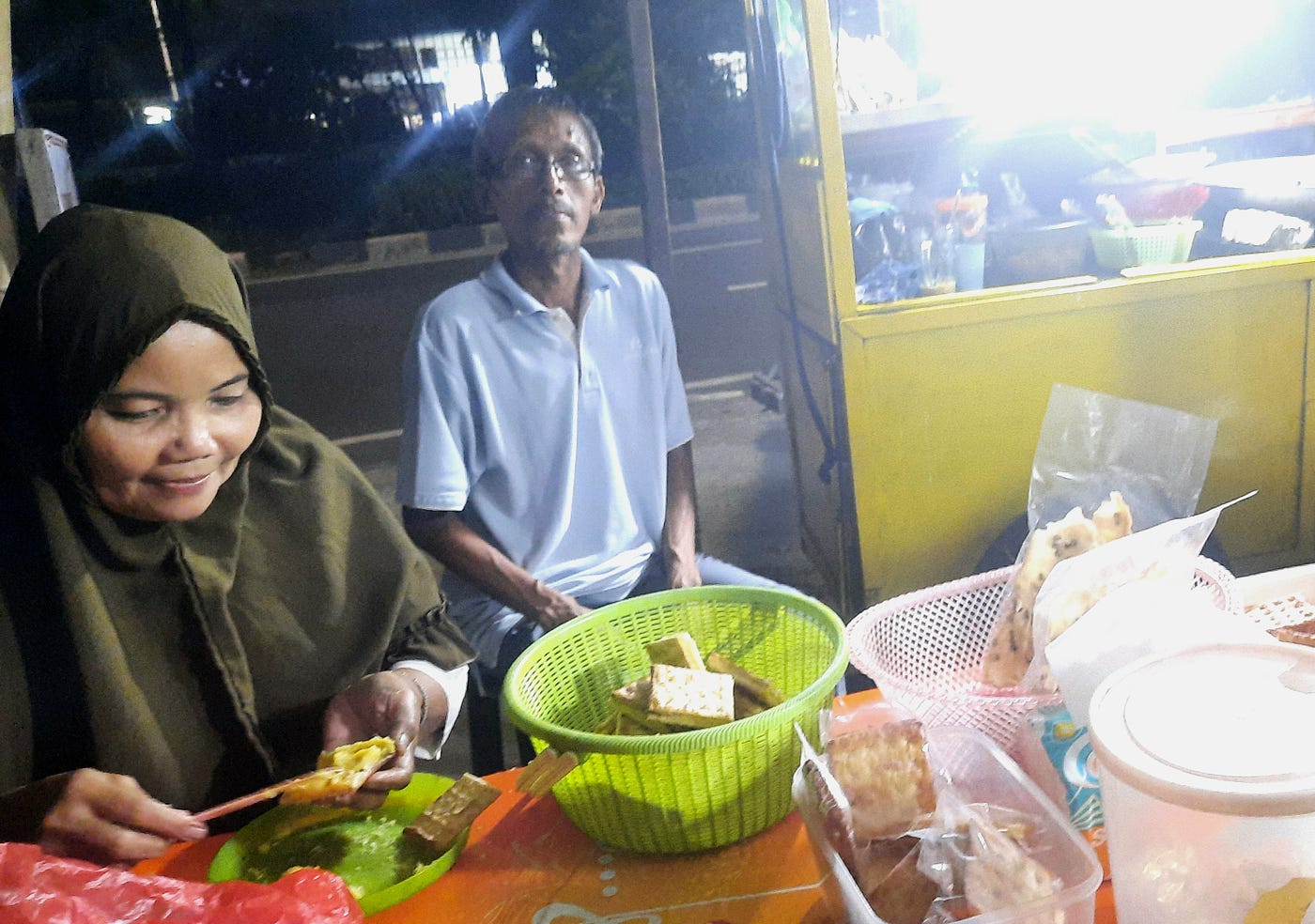 Tetap Romantis Saat Gerimis