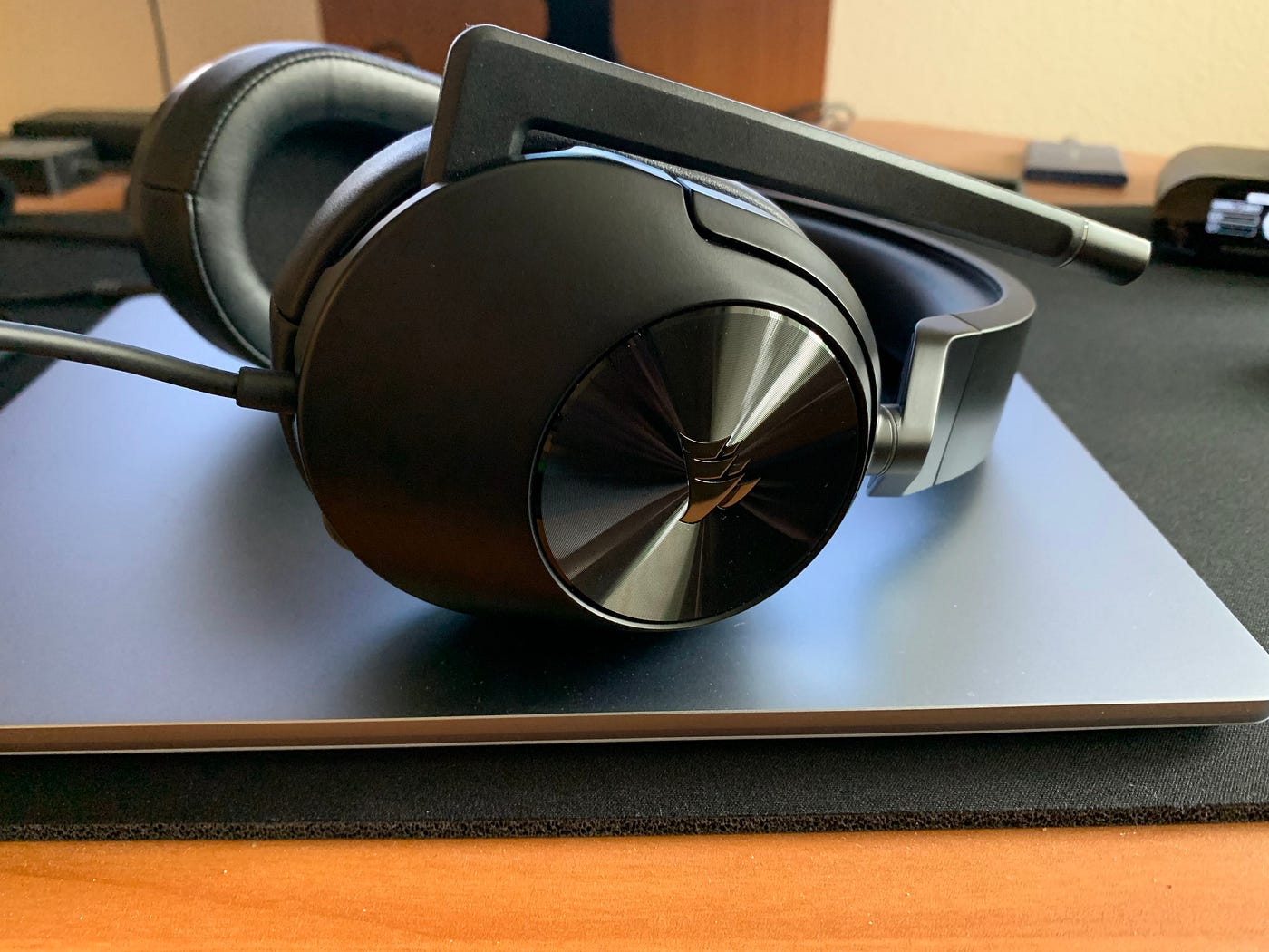 Gadget Review: Corsair HS55 Stereo Headset – Digitally Downloaded