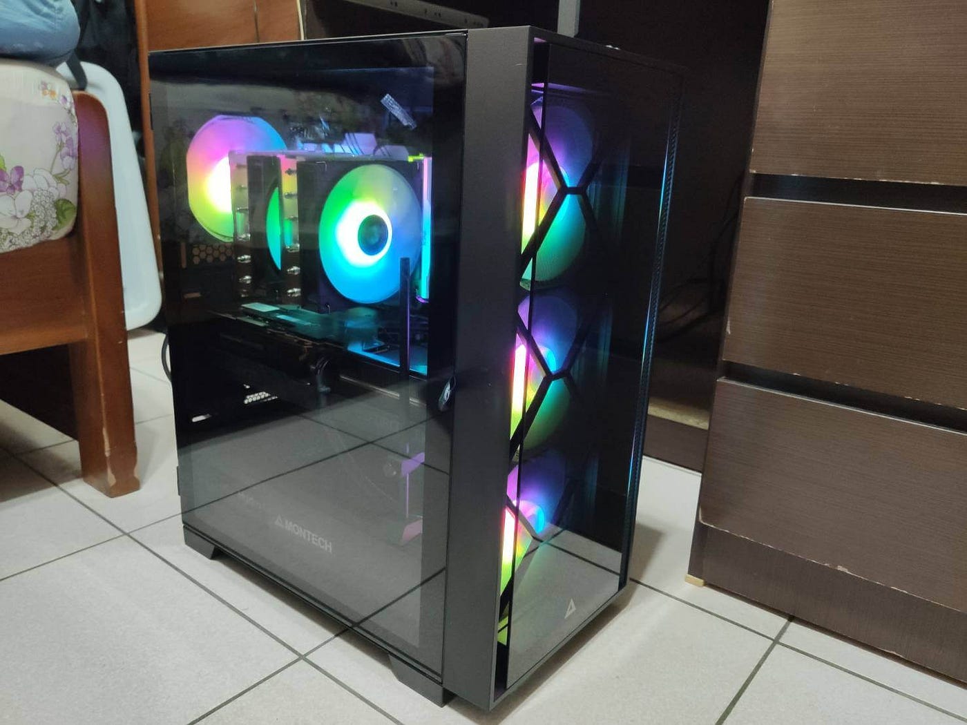 新手自己配電腦— 64k 跑遊戲+ 深度學習用桌機. 原文：https://jackchen890311.github.io/Webs… | by  Jack Chen | Medium