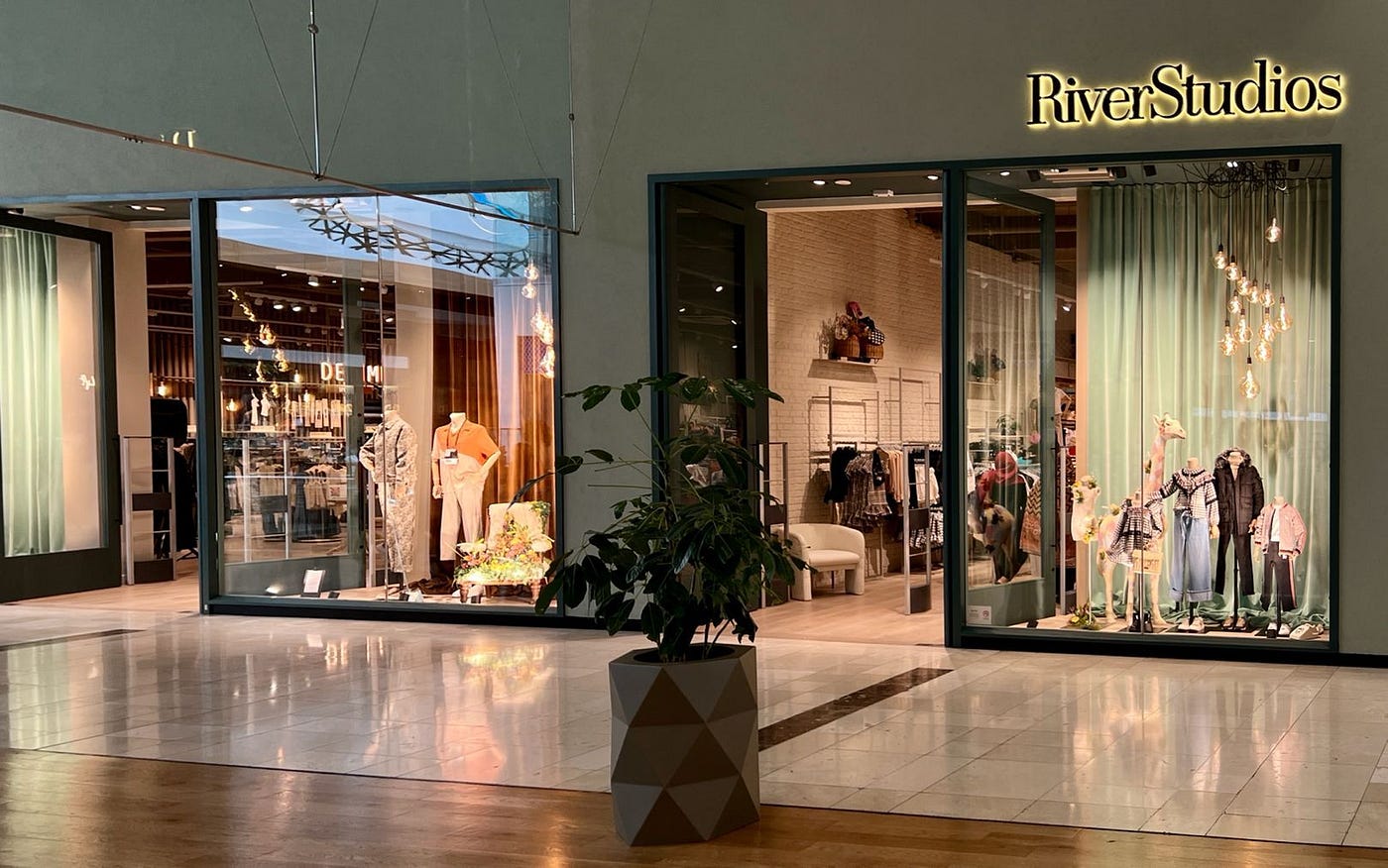 River Island unveils new store concept 'River Studios' - Retail Focus -  Retail Design