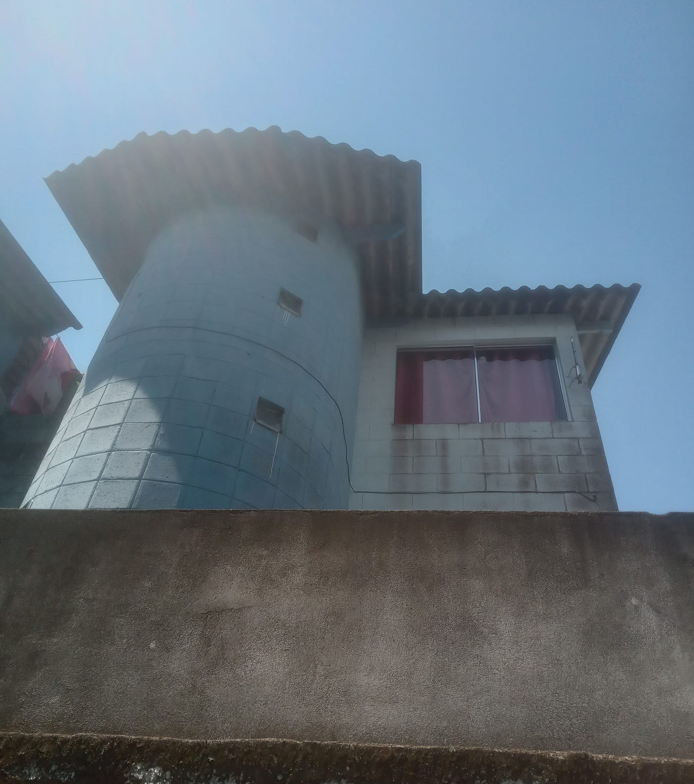TÍTULO: A Complexa Realidade da Segurança em Comunidades Carentes: Uma Análise das Causas e…