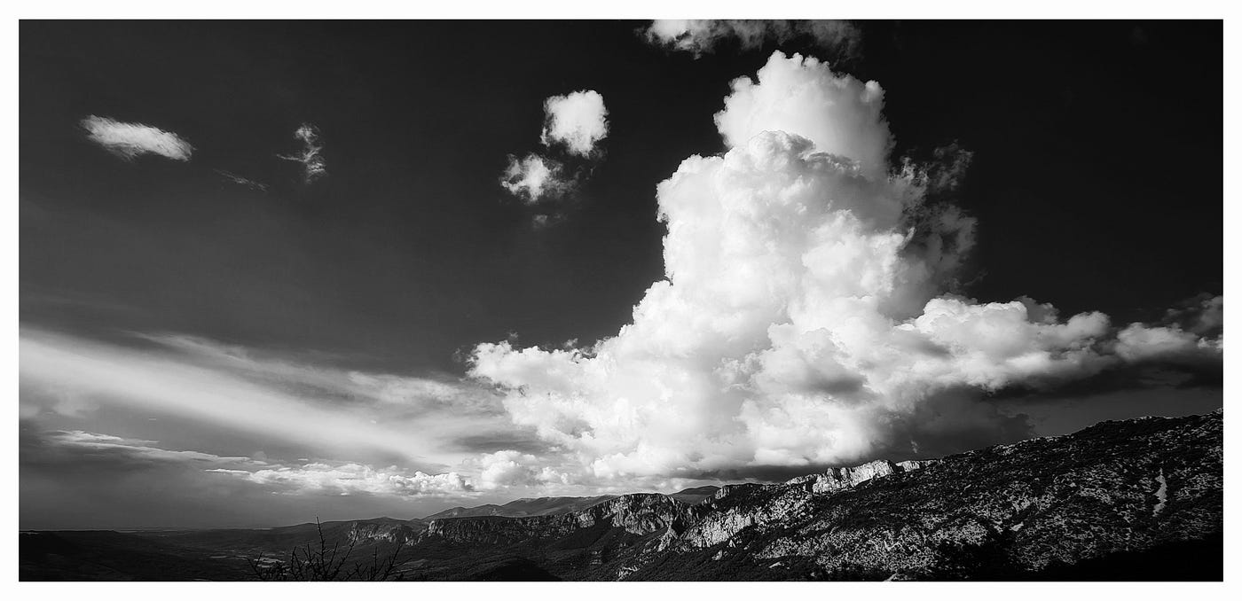 Comprendre l‘activité thermique en parapente en visualisant un nuage cumulus.