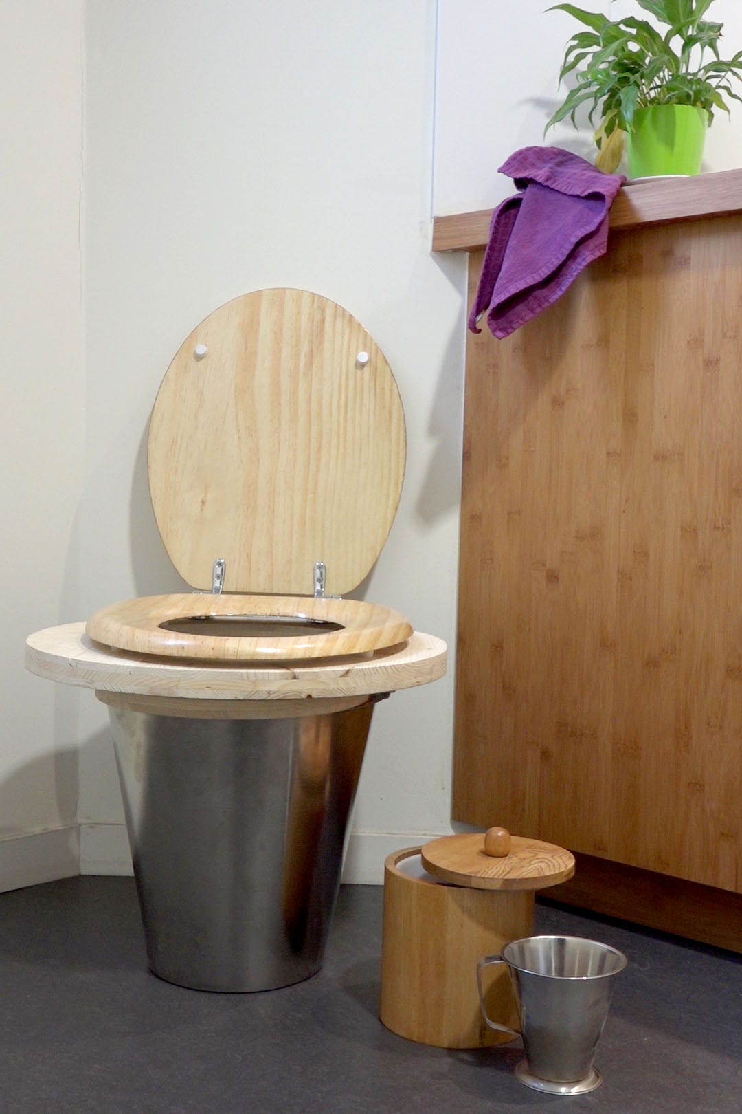 LOWTECHTOUR_FR] Escale #5 / Sergy / Les Toilettes sèches | by Low-tech Lab  | Low-tech Lab Stories | Medium