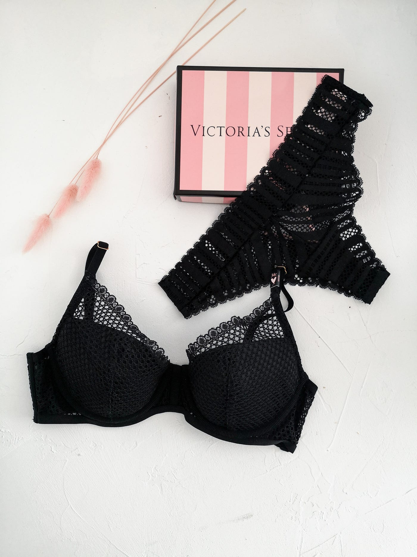 3 Super Simple Tips to Buy Lingerie for Your Wife or Girlfriend