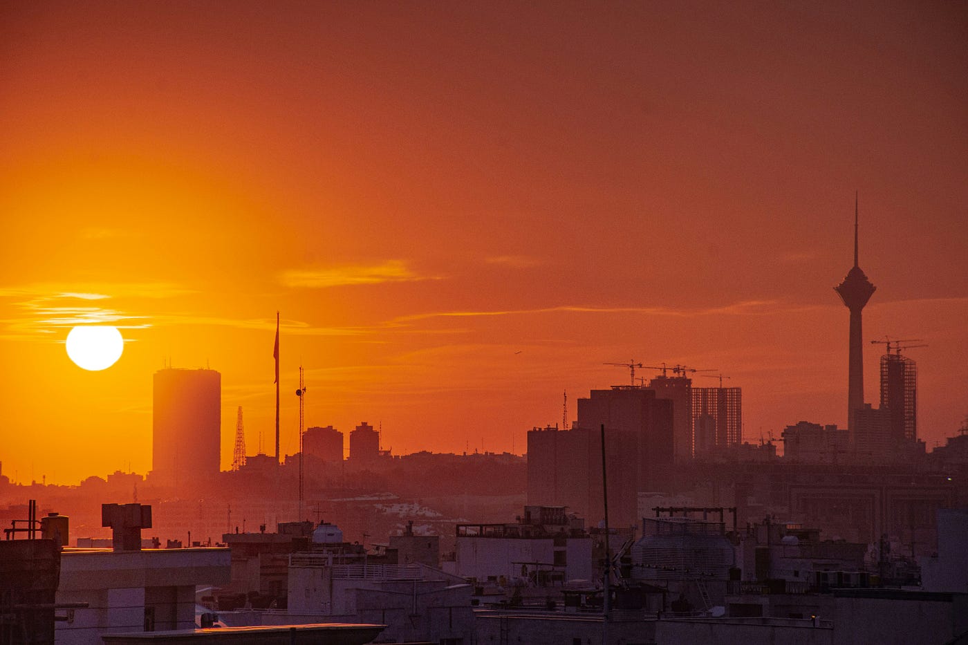 iA Foreigner’s Guide to Booking the Perfect Stay in Tehran: Top Picks & Tips