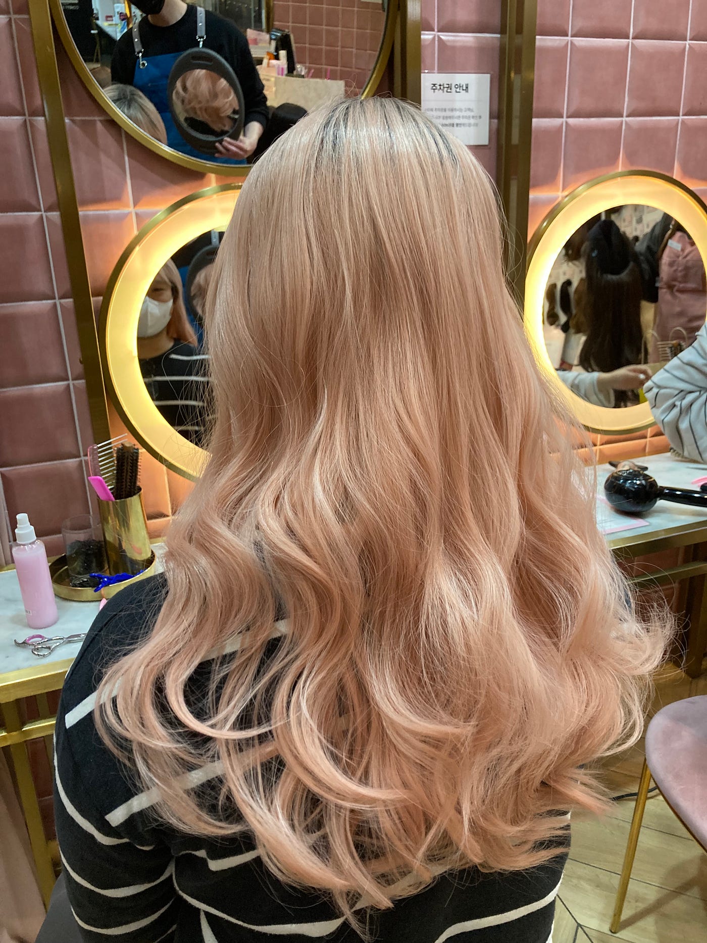 핫핑크 가발쓰고 데브콘은 처음이라. Ethereum Devcon VI @ Bogota, Colombia… | by Sigrid Jin  | Boom💥Labs — The open basecamp for Web3 Builders. | Medium