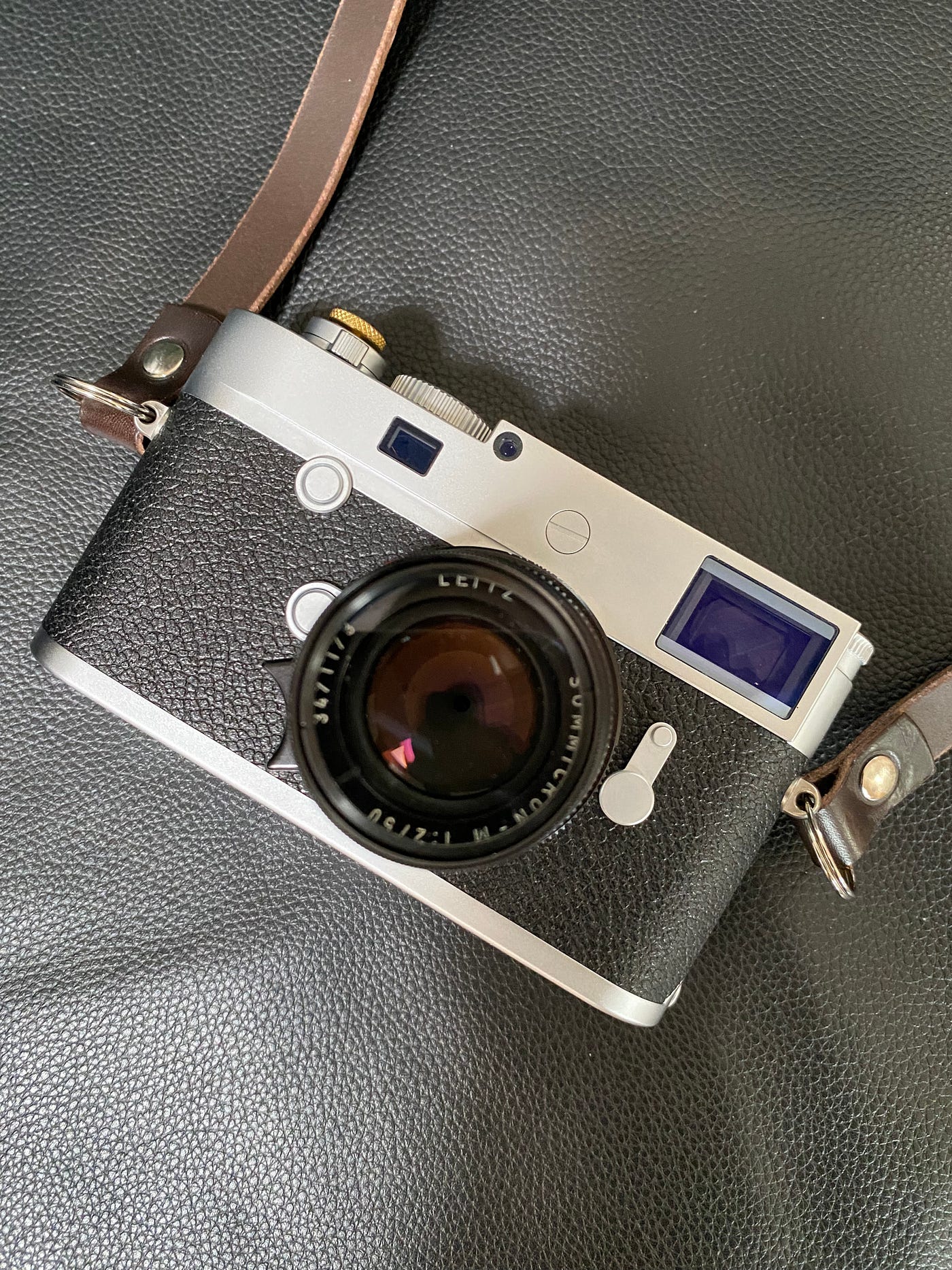 Leica M10-P Review: Leaving Sentimentality Behind with Ambivalence - Tahusa